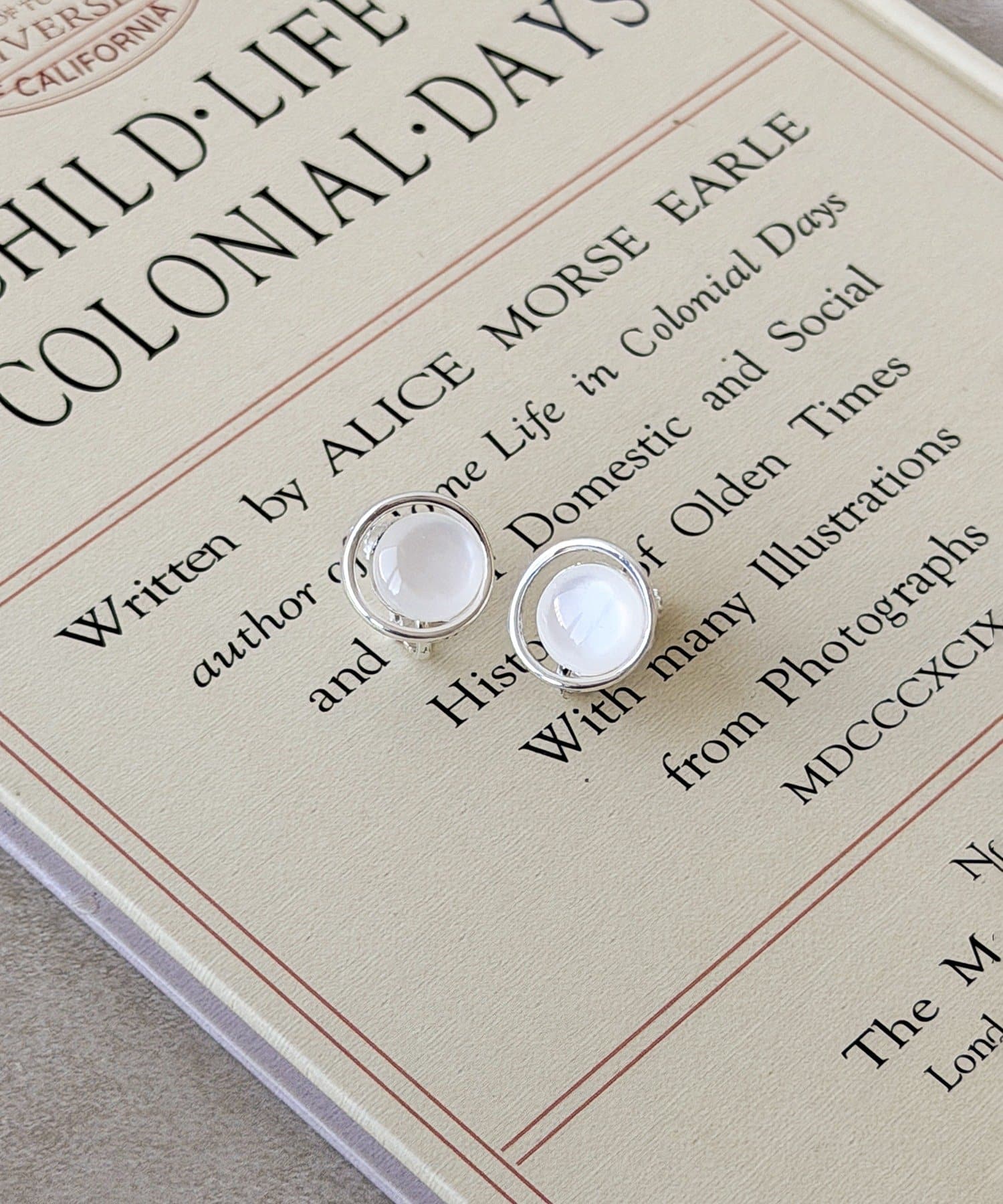 3COINS(スリーコインズ) エポキシメタルダエンイヤリング