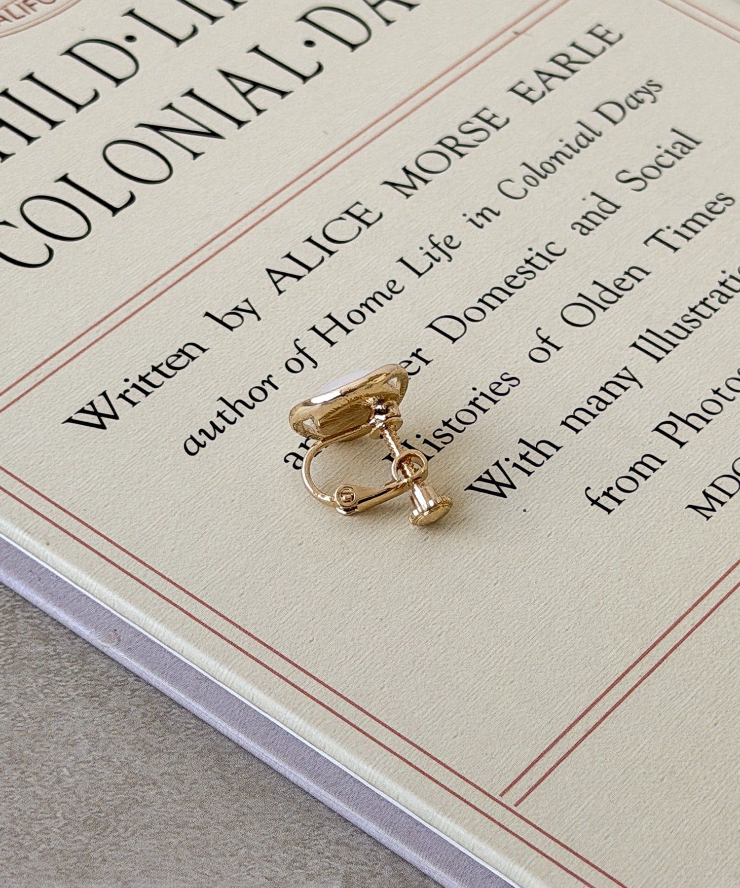 3COINS(スリーコインズ) エポキシメタルダエンイヤリング