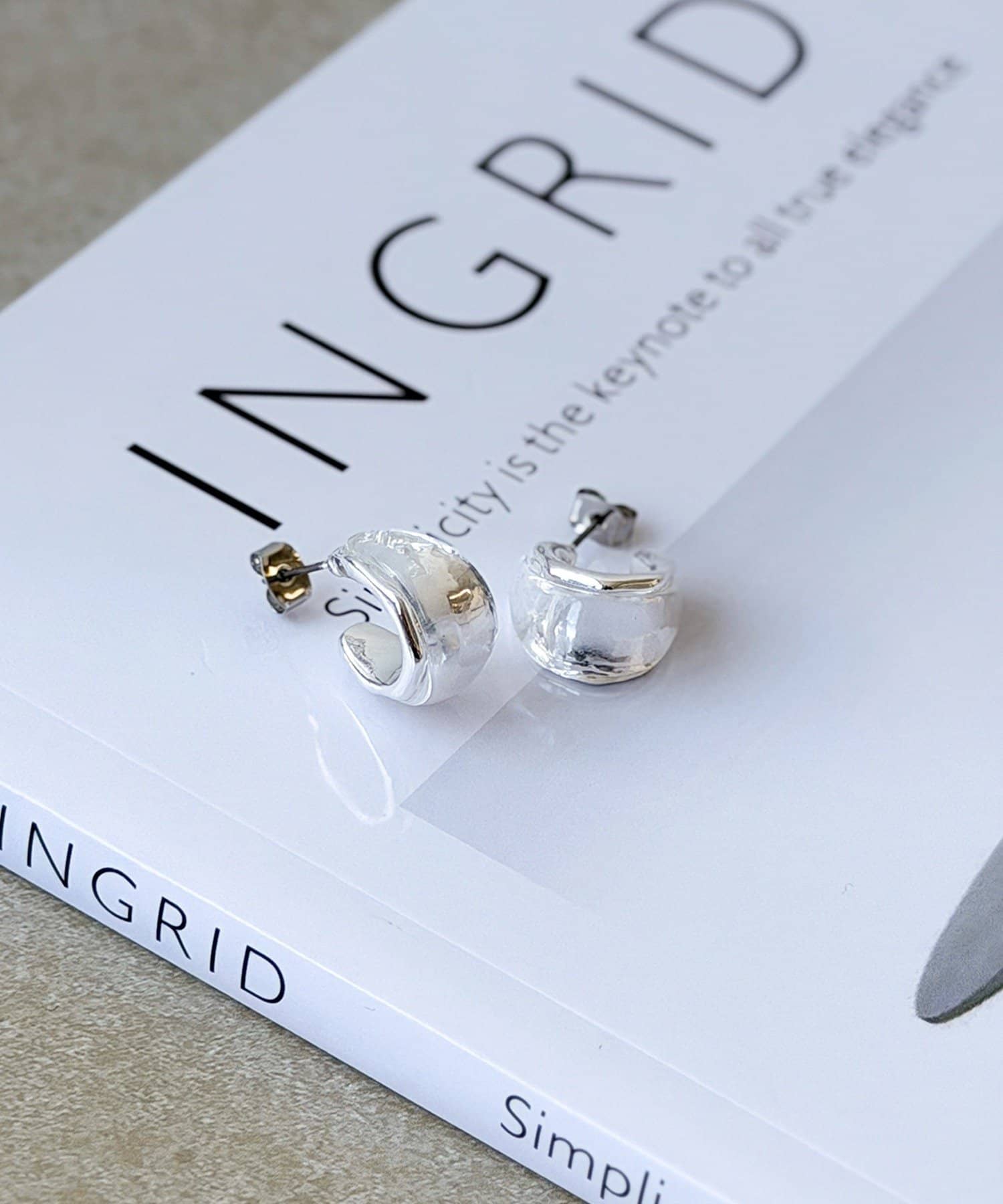 3COINS(スリーコインズ) メタルクリアフープピアス