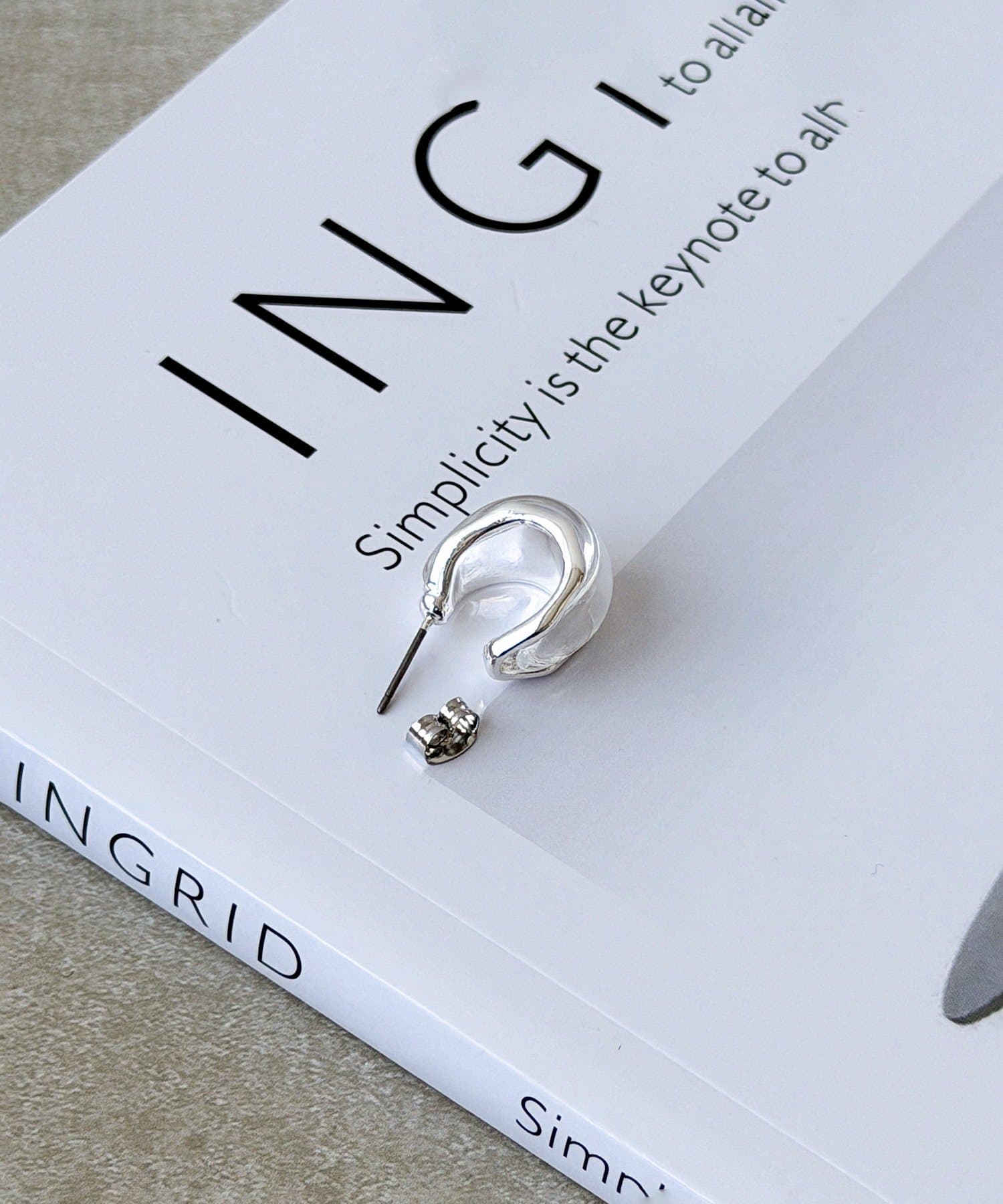 3COINS(スリーコインズ) メタルクリアフープピアス