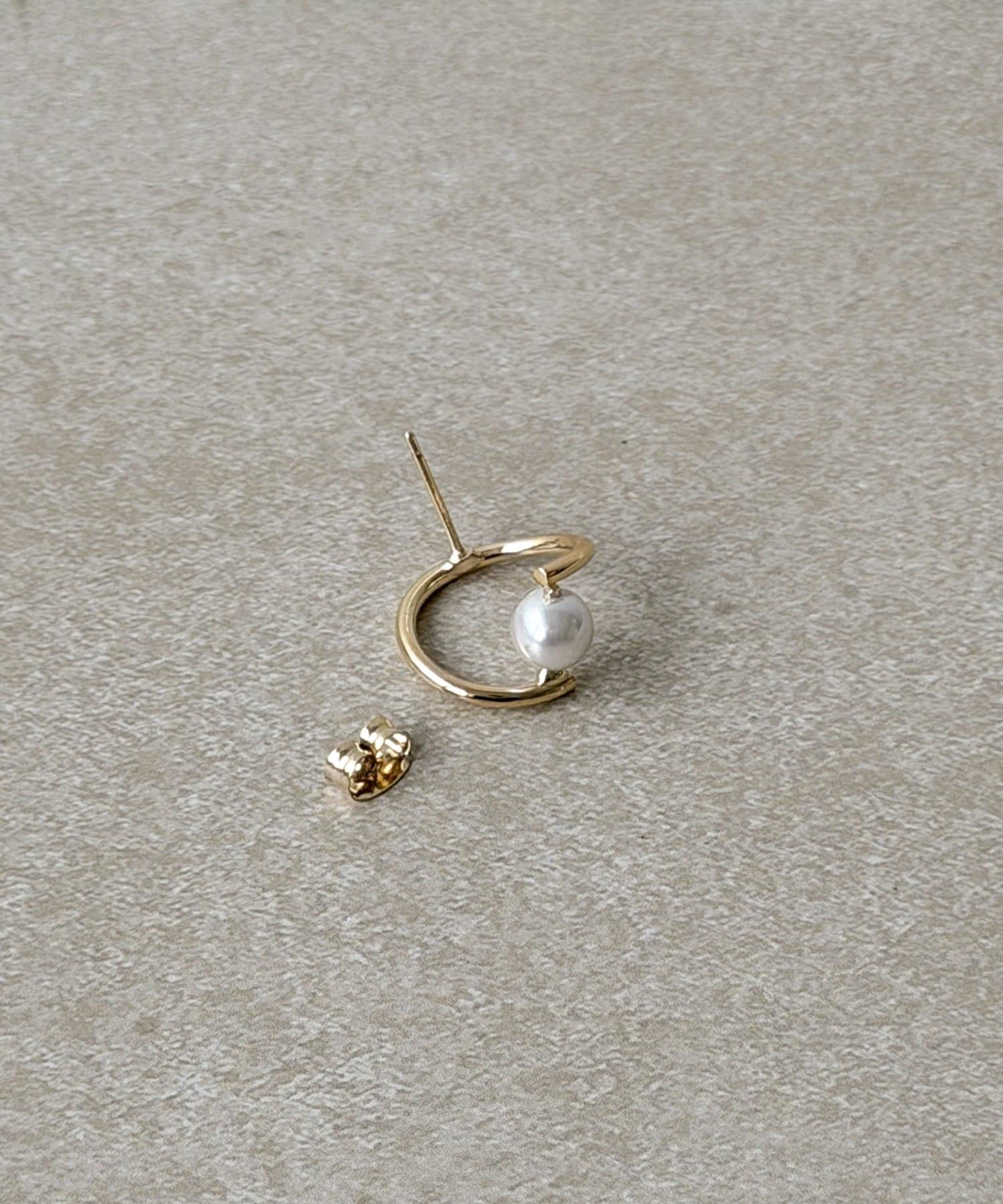 3COINS(スリーコインズ) パールラウンドピアス