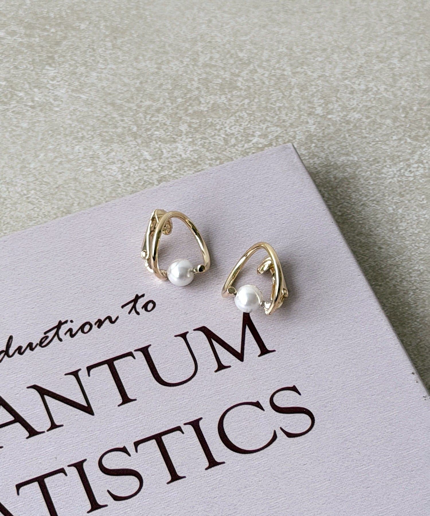 3COINS(スリーコインズ) パールラウンドイヤリング