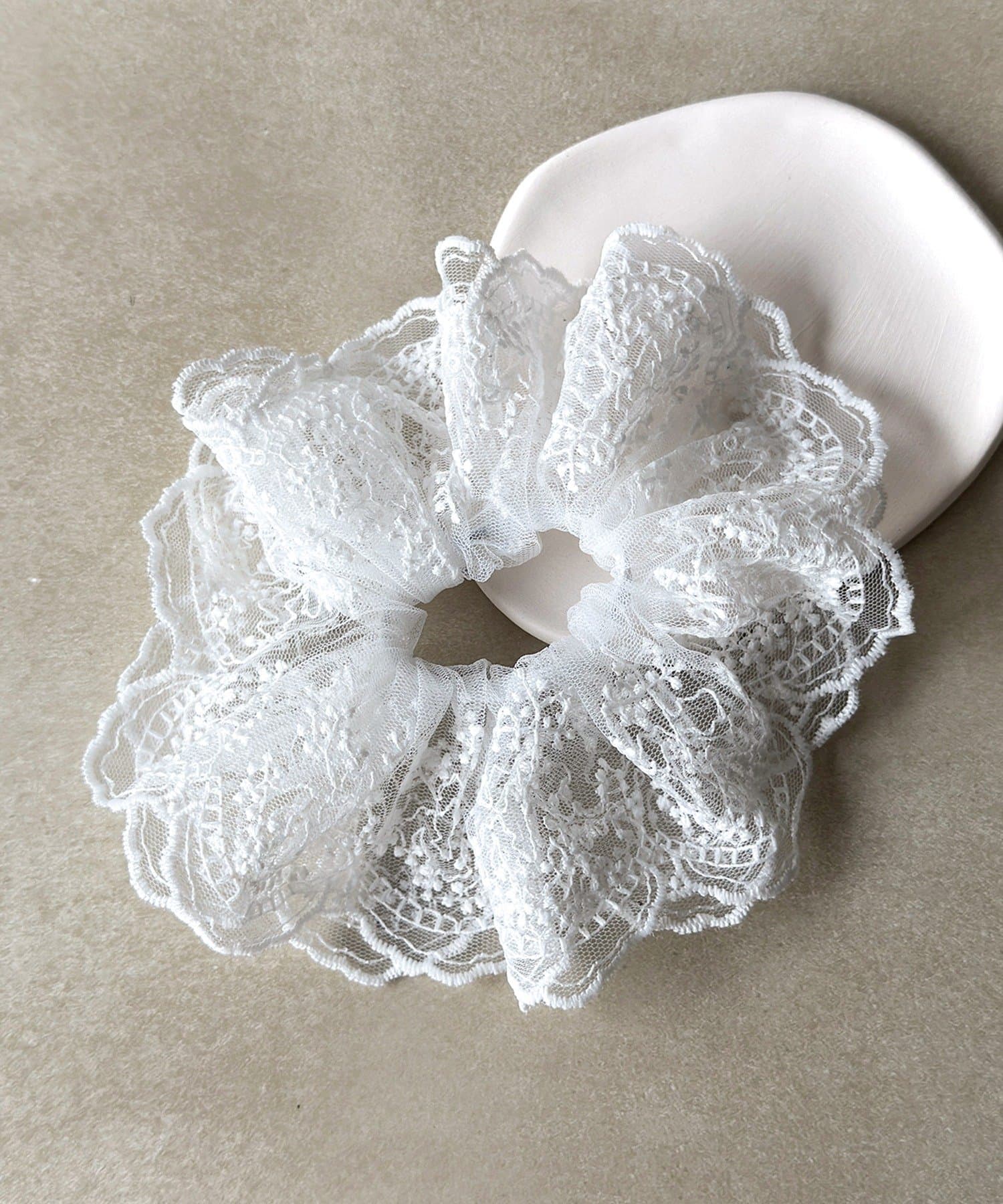 3COINS(スリーコインズ) レースシュシュ