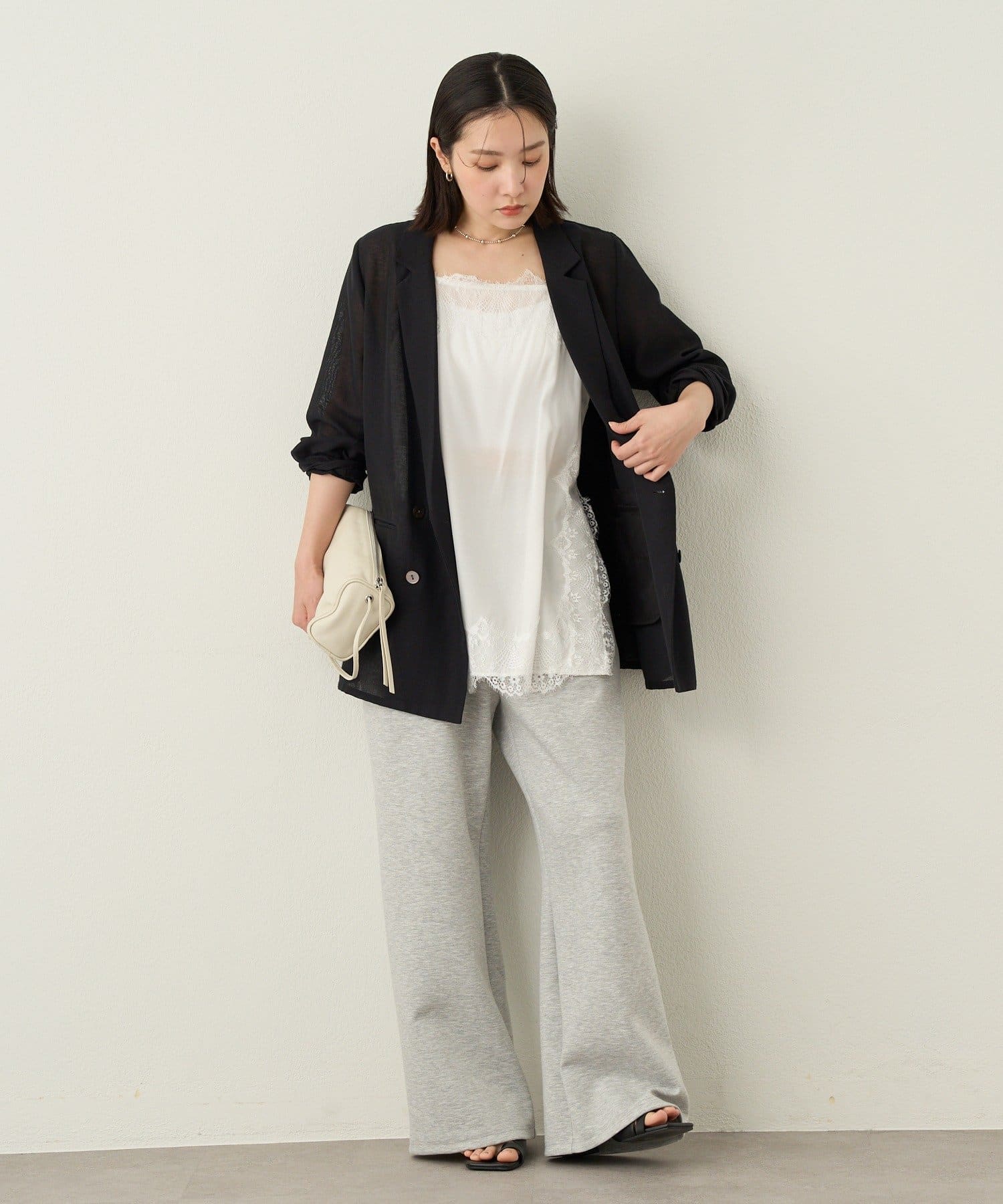 Omekashi(オメカシ) 【ウエストに刺繍入り】刺繍ポンチイージーパンツ