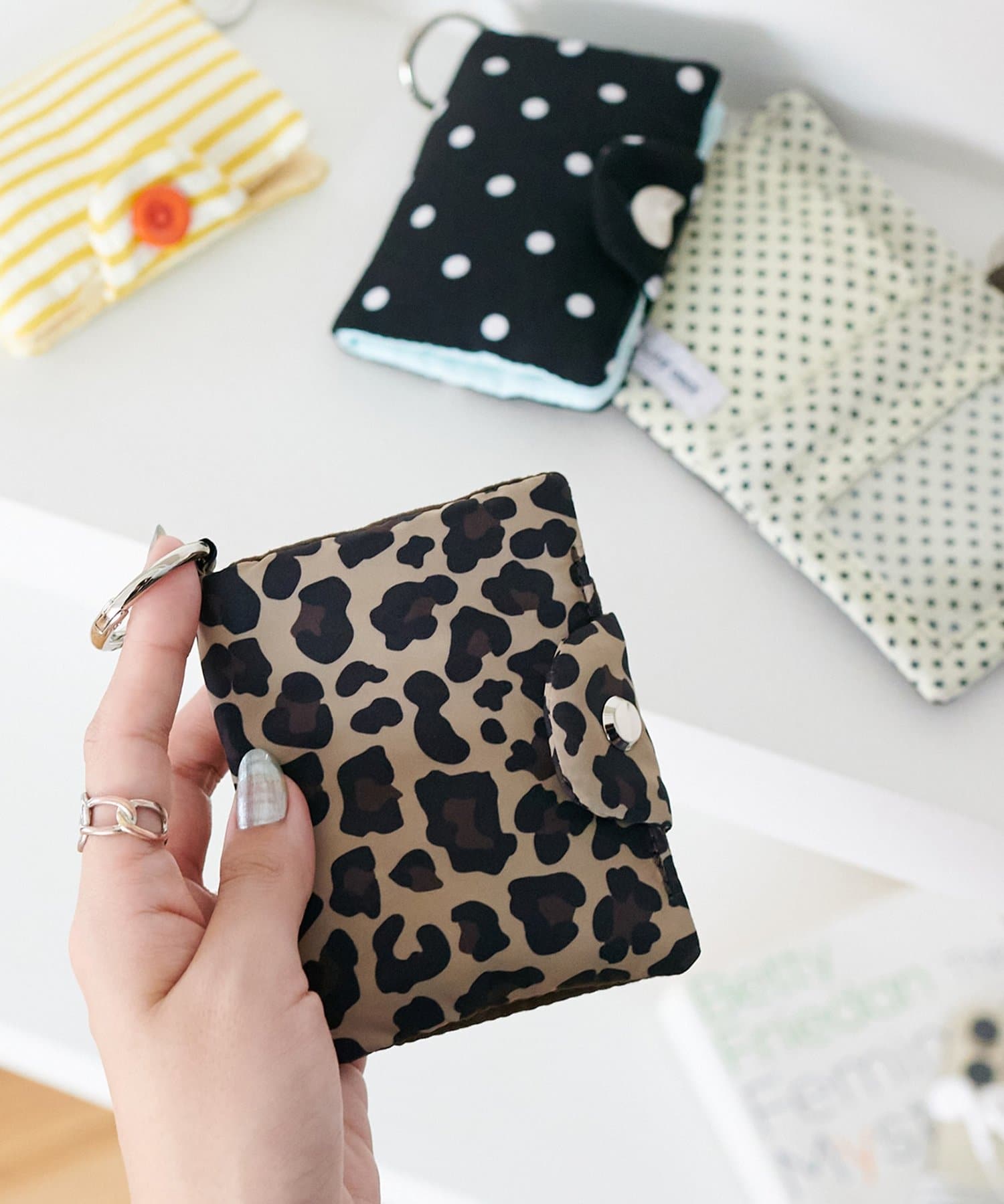 DISCOAT(ディスコート) 4/11(土)12:00～【推し活対応】カードホルダー