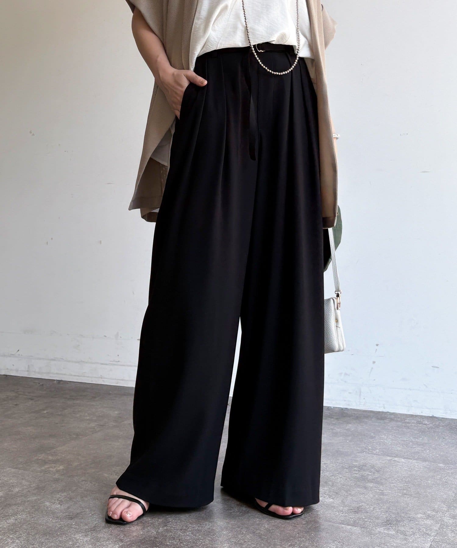 DOUDOU(ドゥドゥ) 【SAKURA・OKOCHI・REI企画】【WEB限定】ベルト付タックワイドパンツ