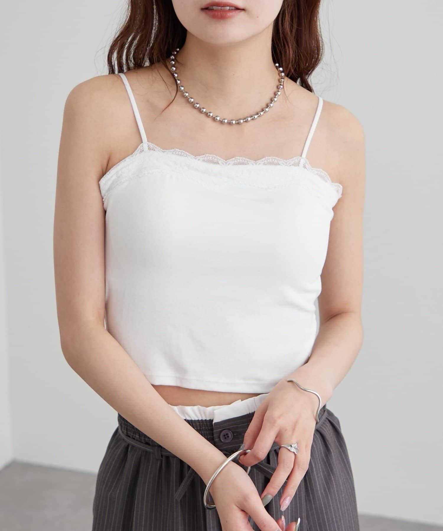 mystic(ミスティック) パット付きフリルレースショートキャミソール