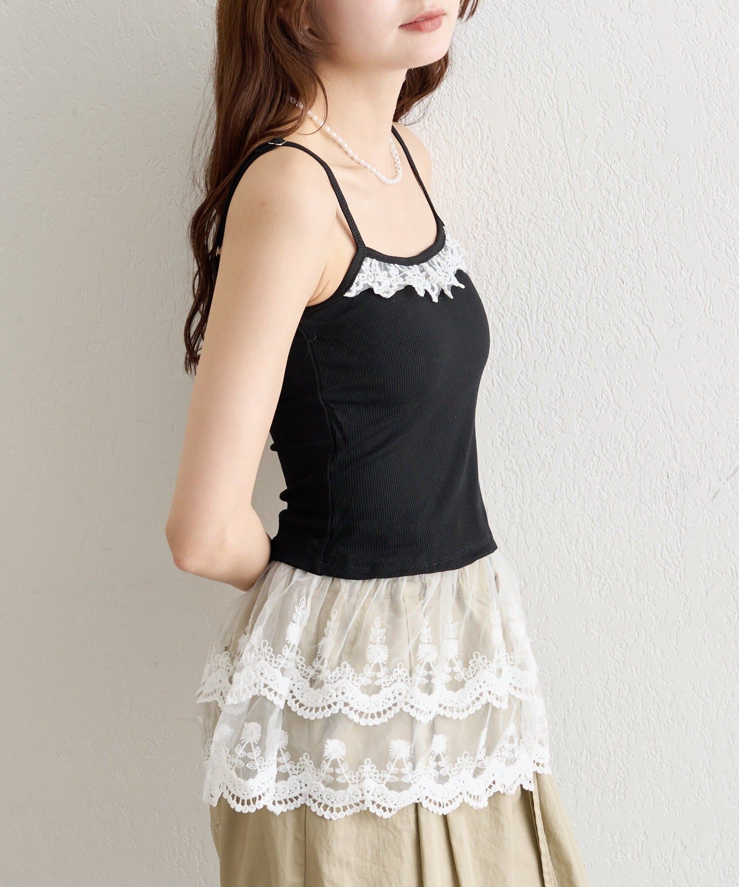 mystic(ミスティック) 《WEB限定》パット付きレースティアードキャミソール