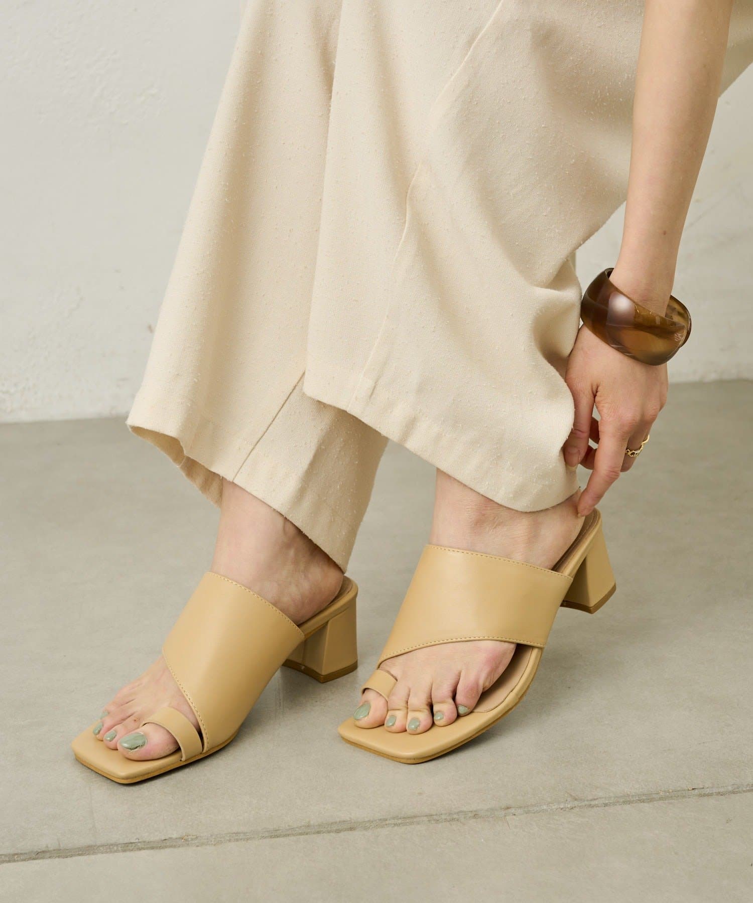 Omekashi(オメカシ) トングスクエアサンダル