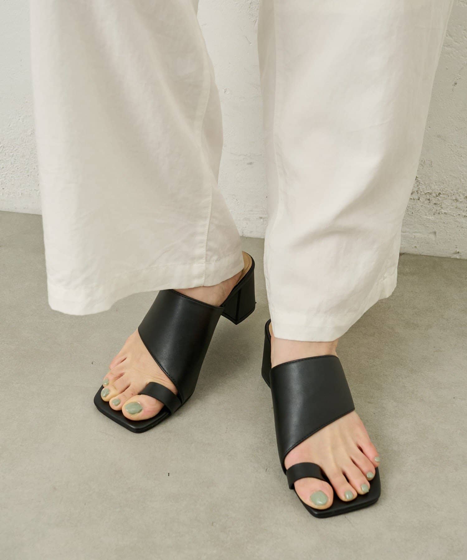 Omekashi(オメカシ) トングスクエアサンダル