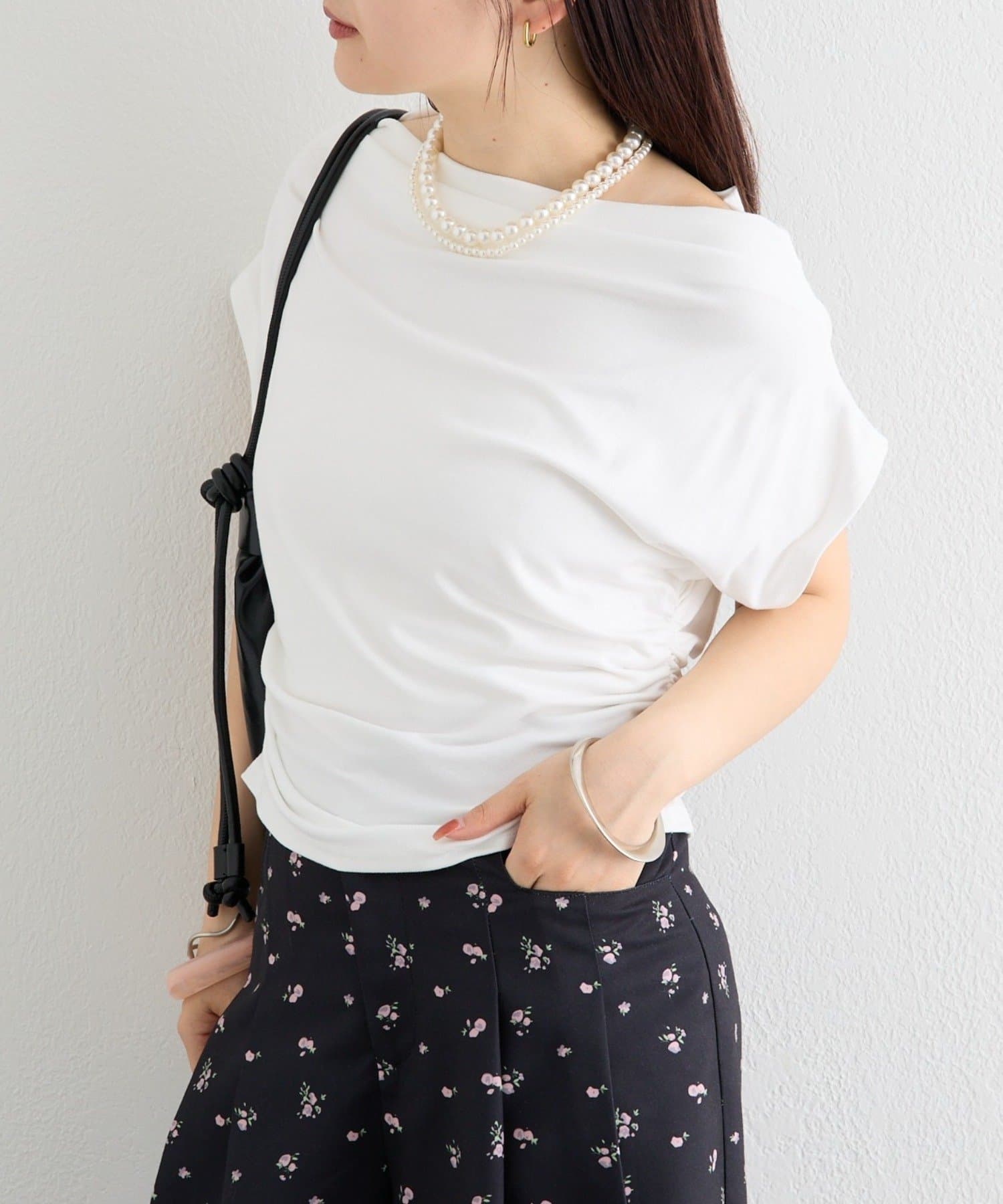 mystic(ミスティック) サイドギャザーオフショルTシャツ