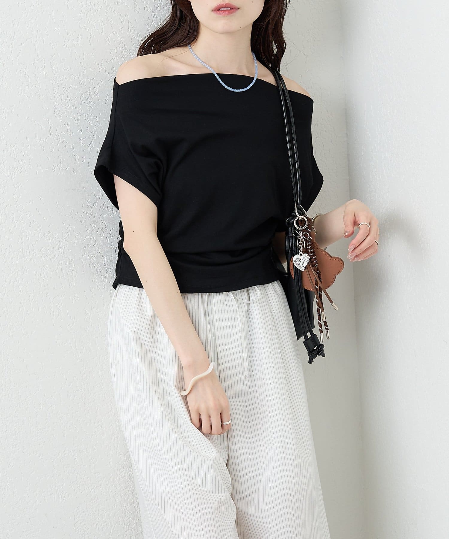 mystic(ミスティック) サイドギャザーオフショルTシャツ