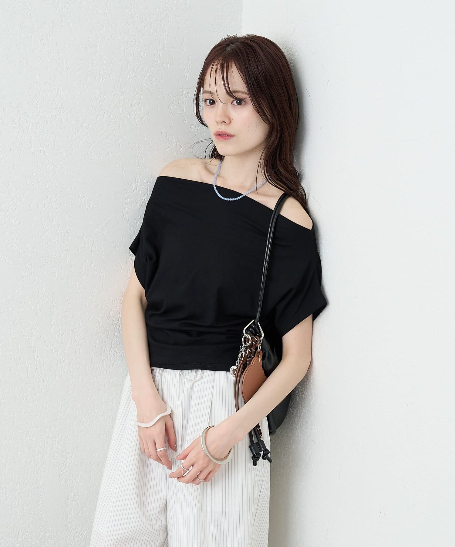 mystic(ミスティック) サイドギャザーオフショルTシャツ