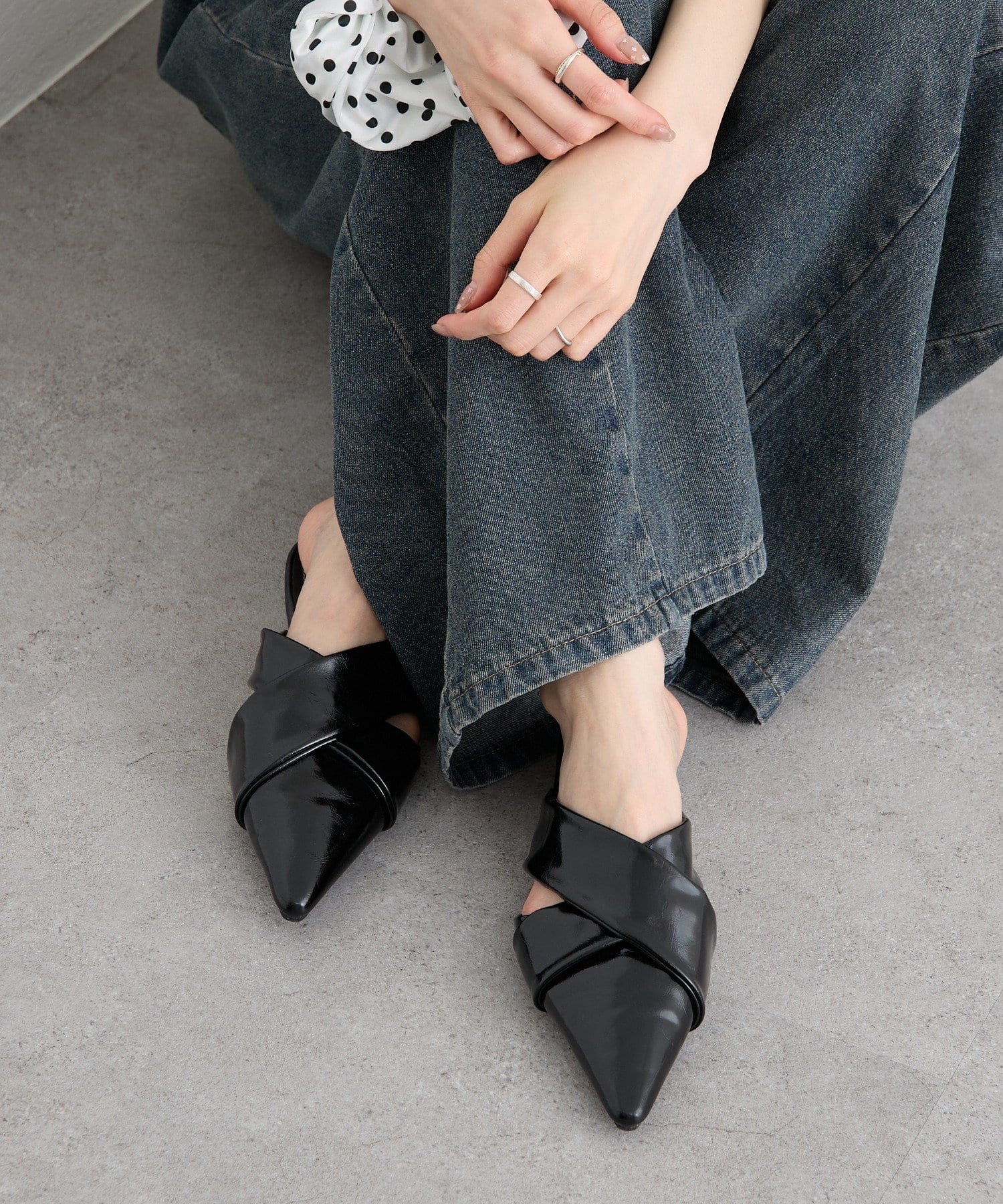 mystic(ミスティック) ポインテッドトゥクロスミュール