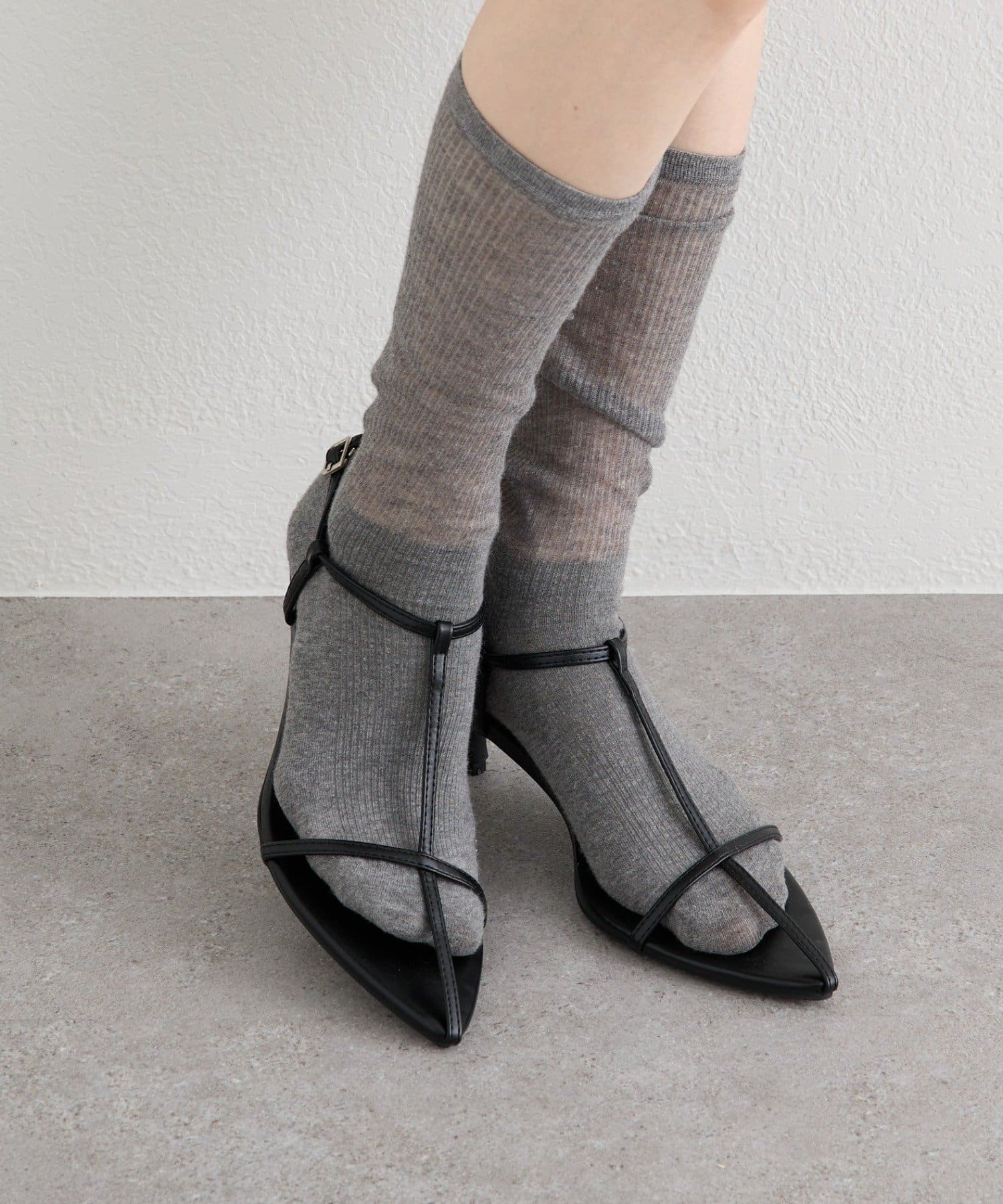 mystic(ミスティック) ポインテッドトゥクロスストラップサンダル