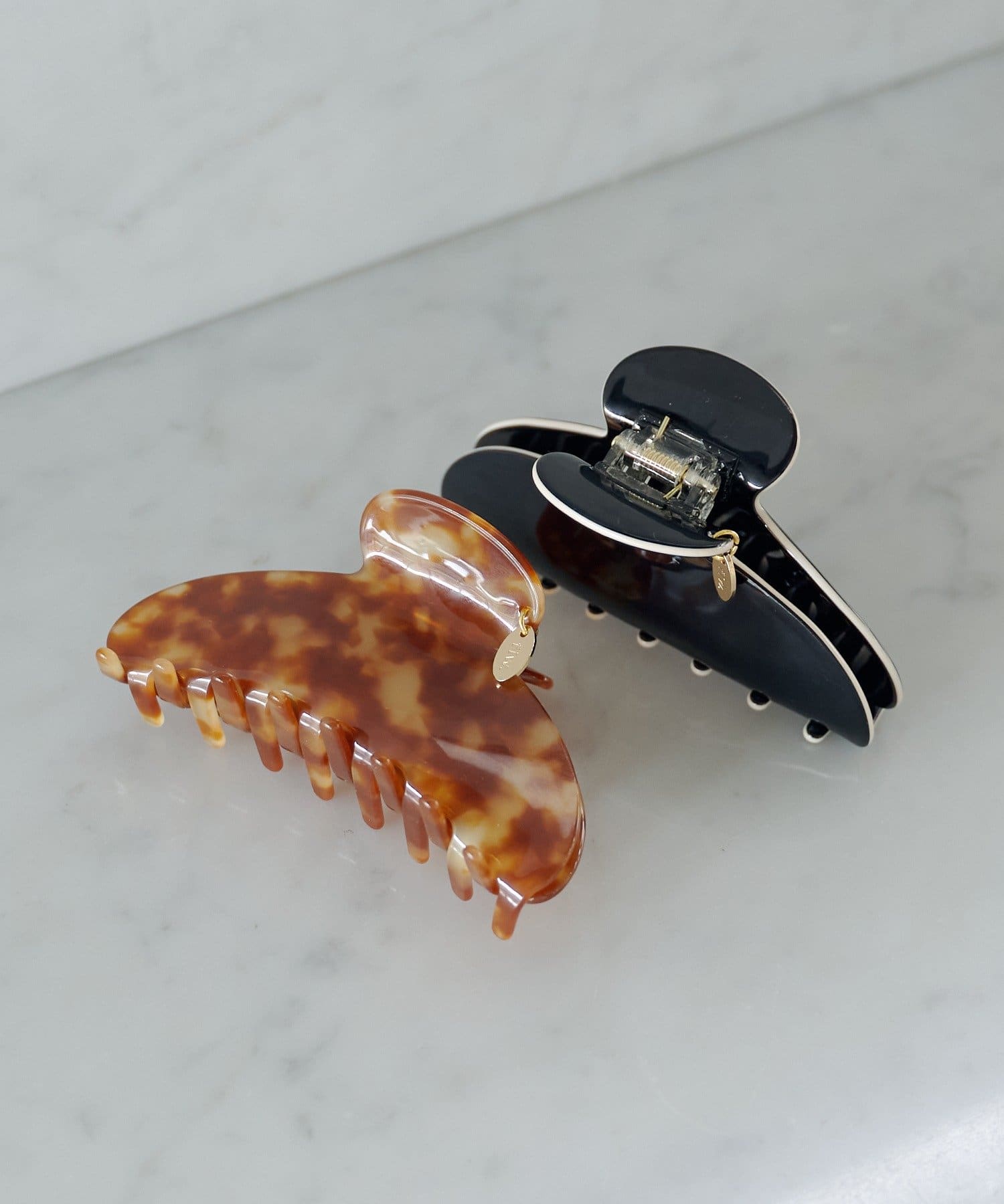 OUTLET(アウトレット) 【Kastane】【fiw.】ロゴチャームバンスクリップ