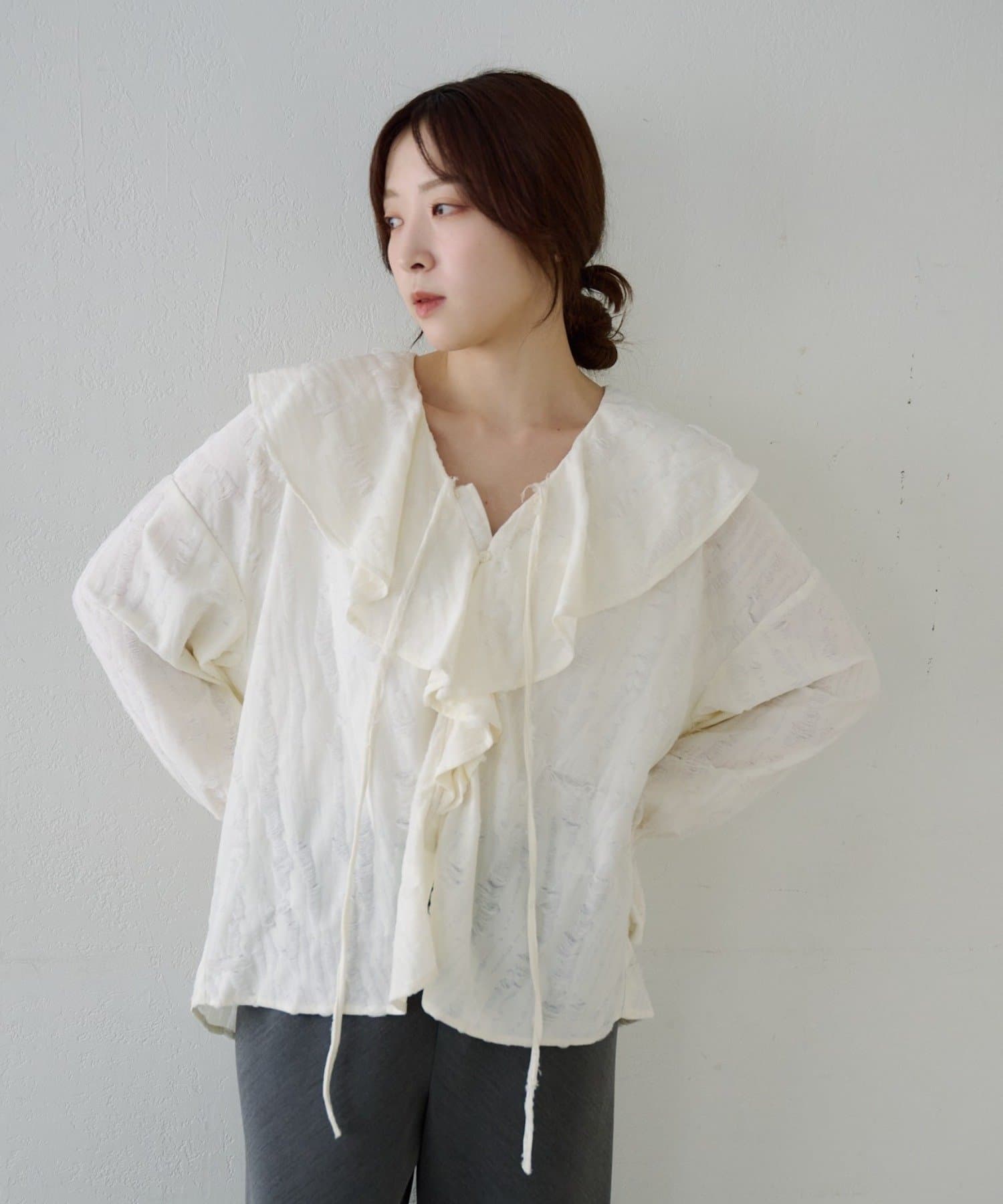 OUTLET(アウトレット) 【SHENERY】ニュアンスフリルカラーブラウス