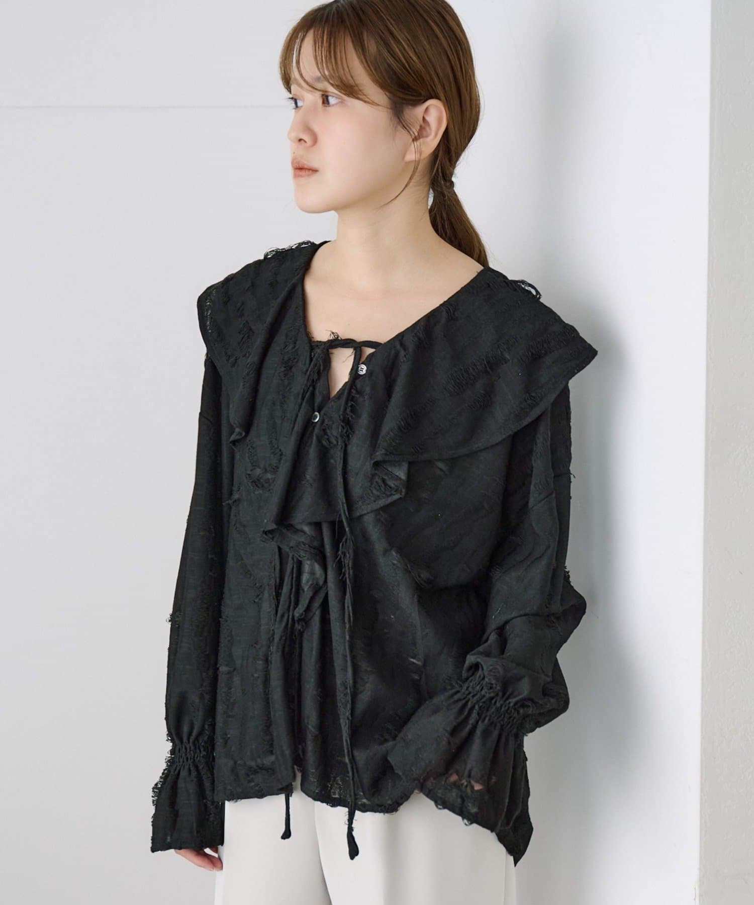 OUTLET(アウトレット) 【SHENERY】ニュアンスフリルカラーブラウス