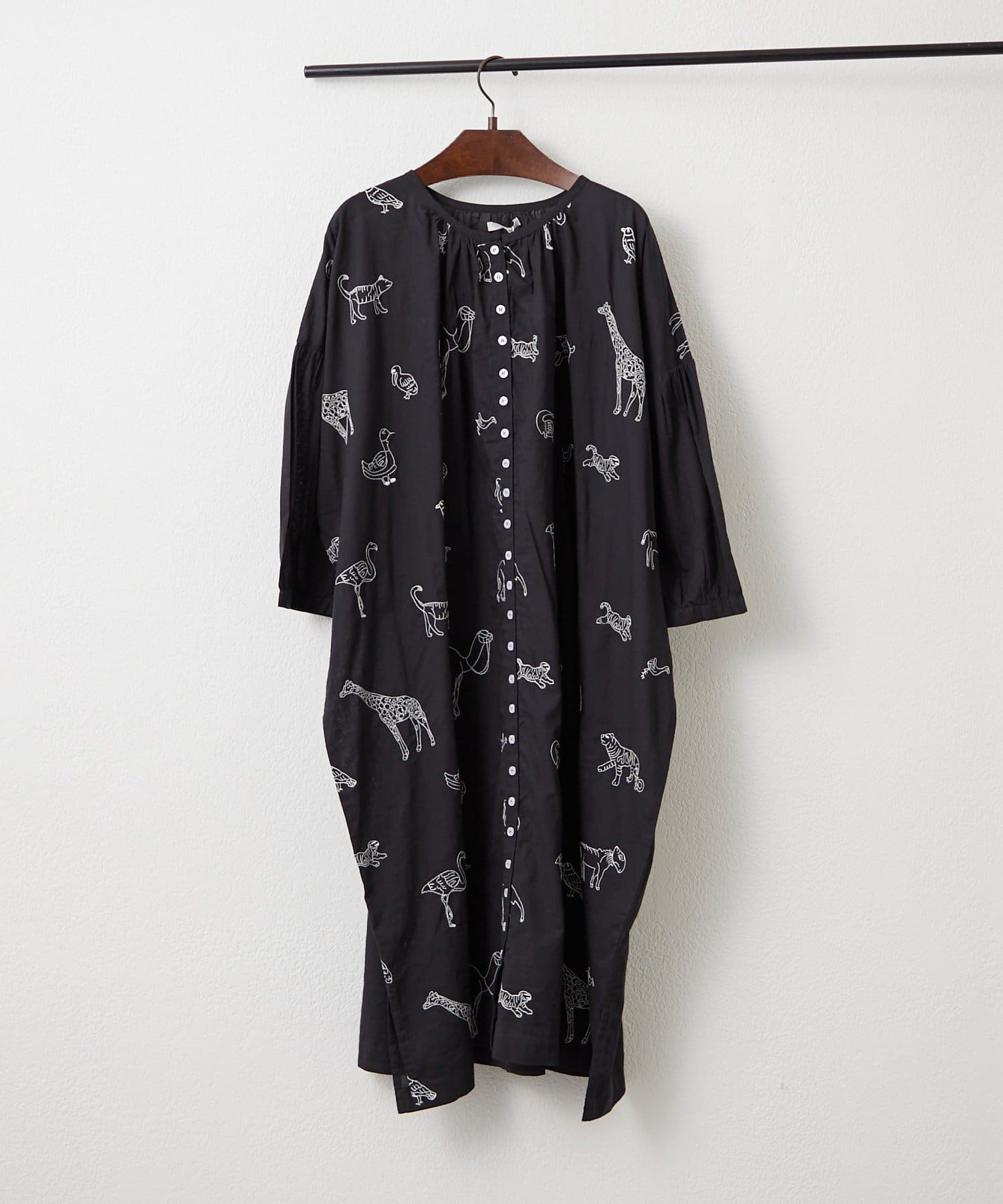 Remind me and forever(リマインドミーアンドフォーエバー) リバイバル【India Series】アニマル刺繍前開きワンピース