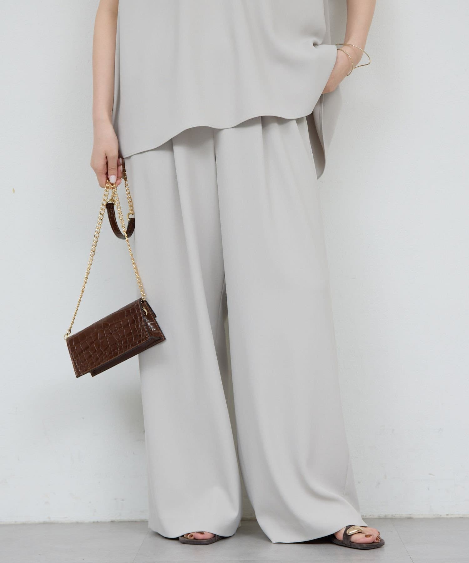 GALLARDAGALANTE(ガリャルダガランテ) 【4/29(水)10:30 予約開始】【きちんと感×美脚】タックイージーパンツ