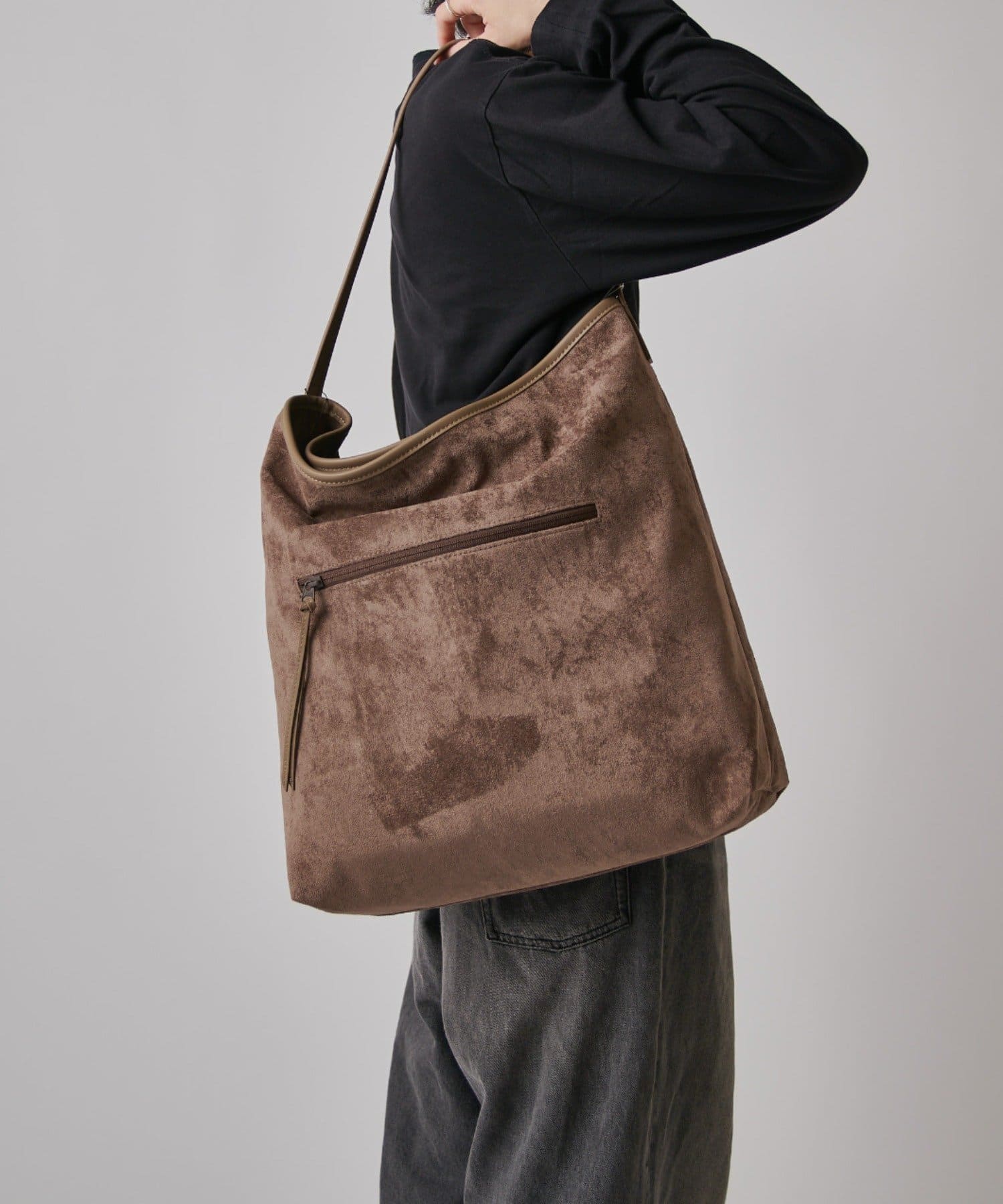 Lui's(ルイス) Un coeur suede drape one shoulder