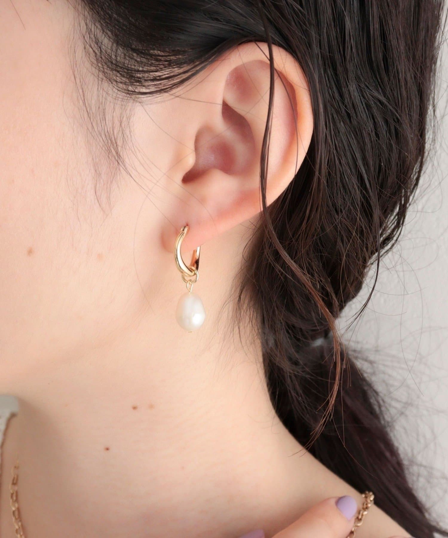 FREDY & GLOSTER(フレディ アンド グロスター) 淡水パールリングピアス