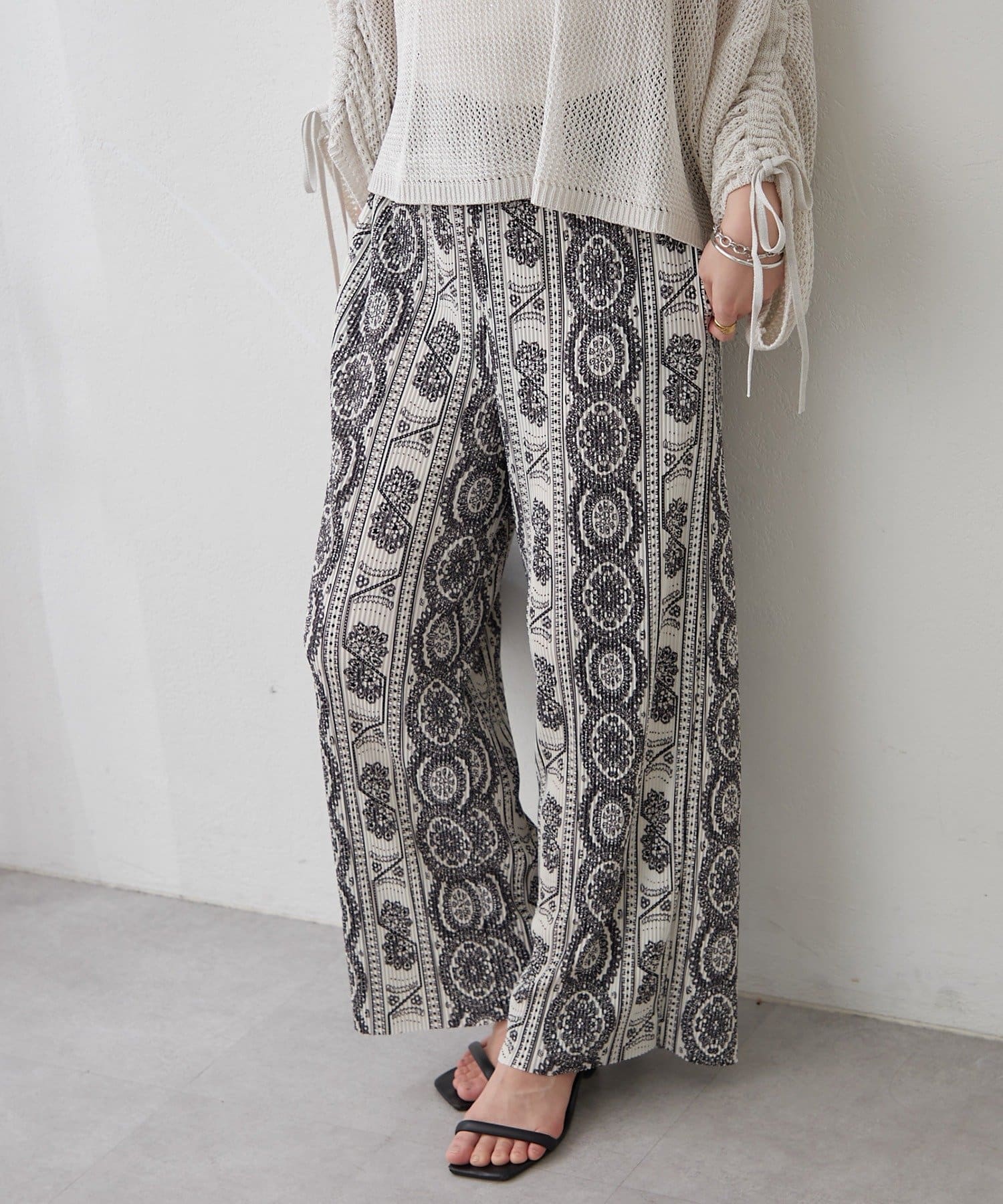 Remind me and forever(リマインドミーアンドフォーエバー) 《全5柄！》クリスタルプリーツパンツ