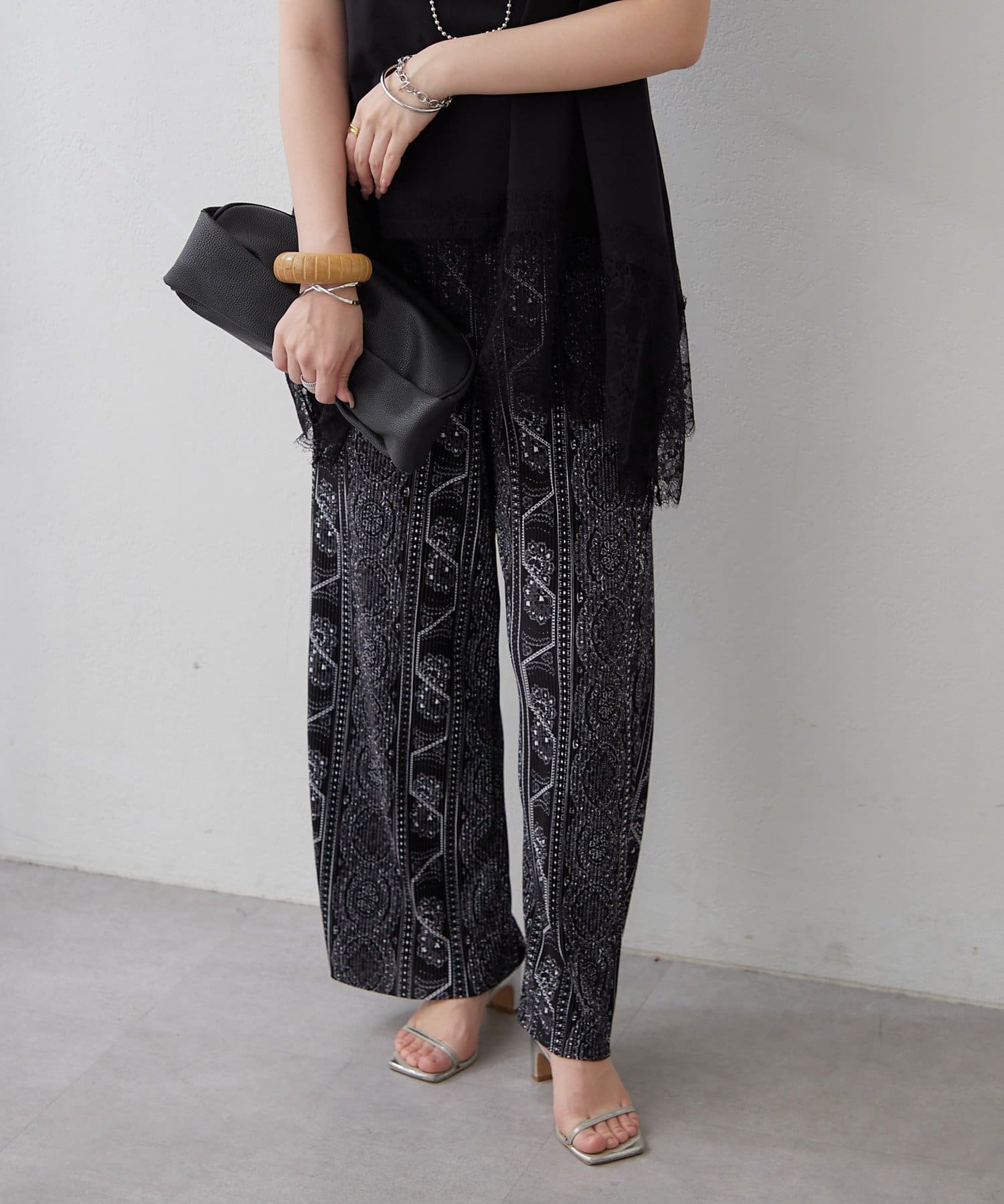 Remind me and forever(リマインドミーアンドフォーエバー) 《全5柄！》クリスタルプリーツパンツ