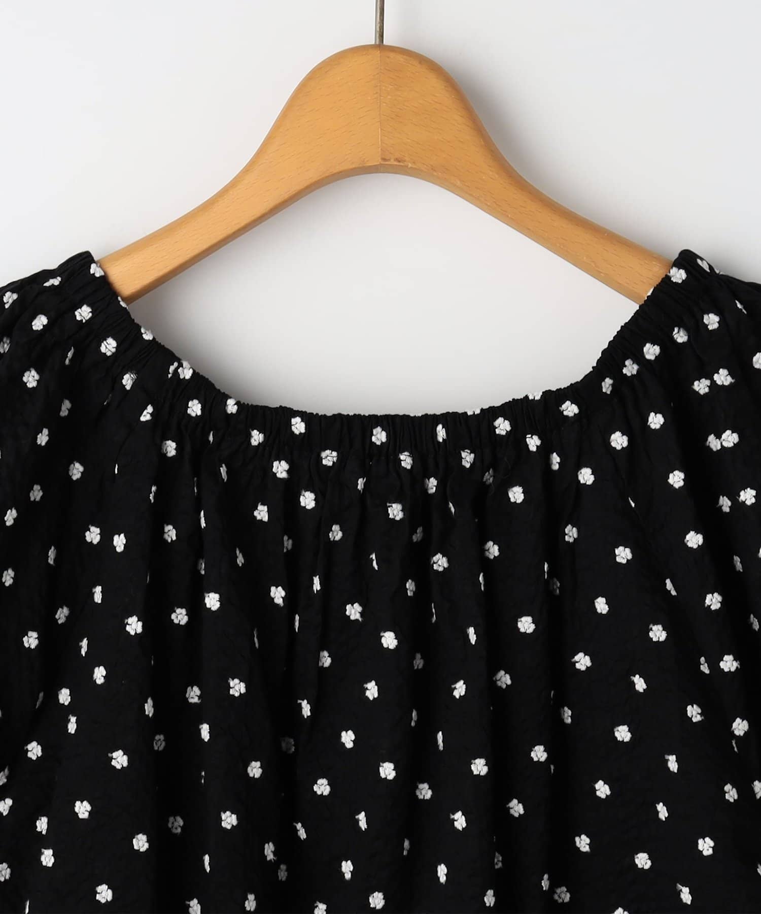 NOLLEY'S(ノーリーズ) 【WEB＆一部店舗限定アイテム】レース刺繍袖ボリュームサッカーブラウス