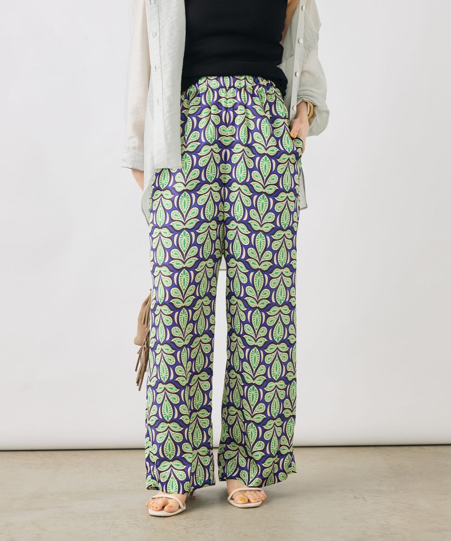 NOLLEY'S(ノーリーズ) ウォッシャブルバティックプリントイージーパンツ