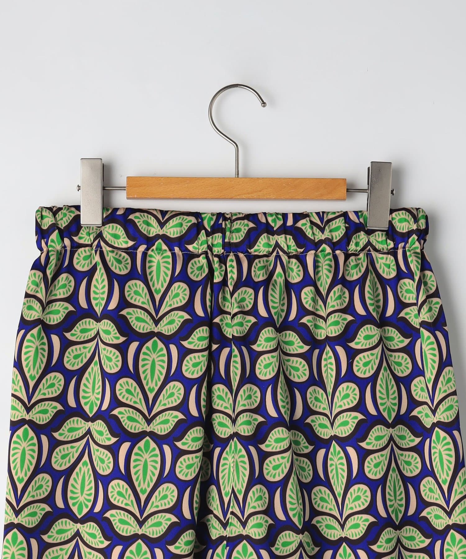 NOLLEY'S(ノーリーズ) ウォッシャブルバティックプリントイージーパンツ