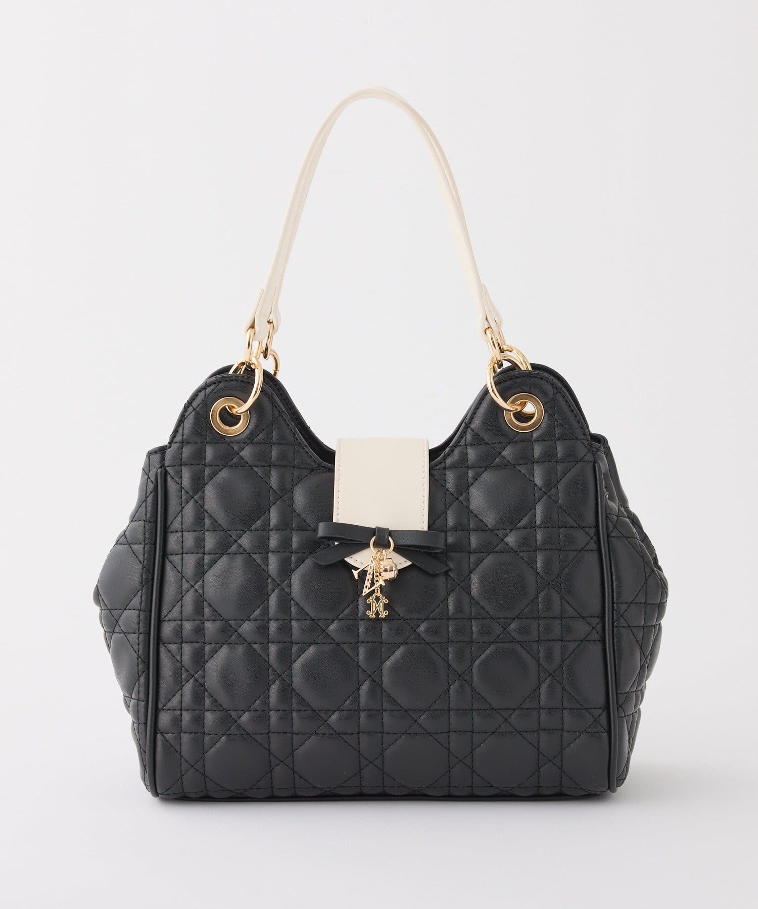 one after another NICE CLAUP(ワンアフターアナザー ナイスクラップ) リボンチャーム付き配色キルティングバック