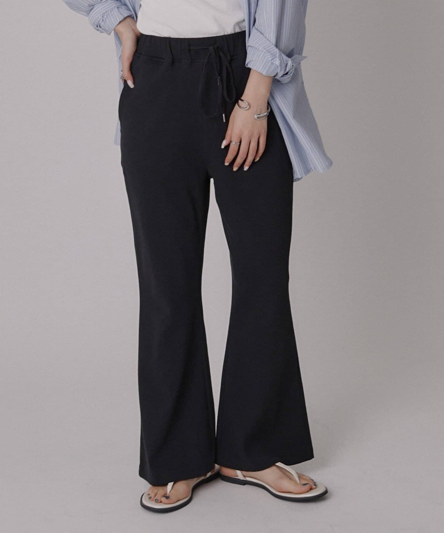 COLONY 2139(コロニー トゥーワンスリーナイン) 多機能テレコリブフレアパンツ