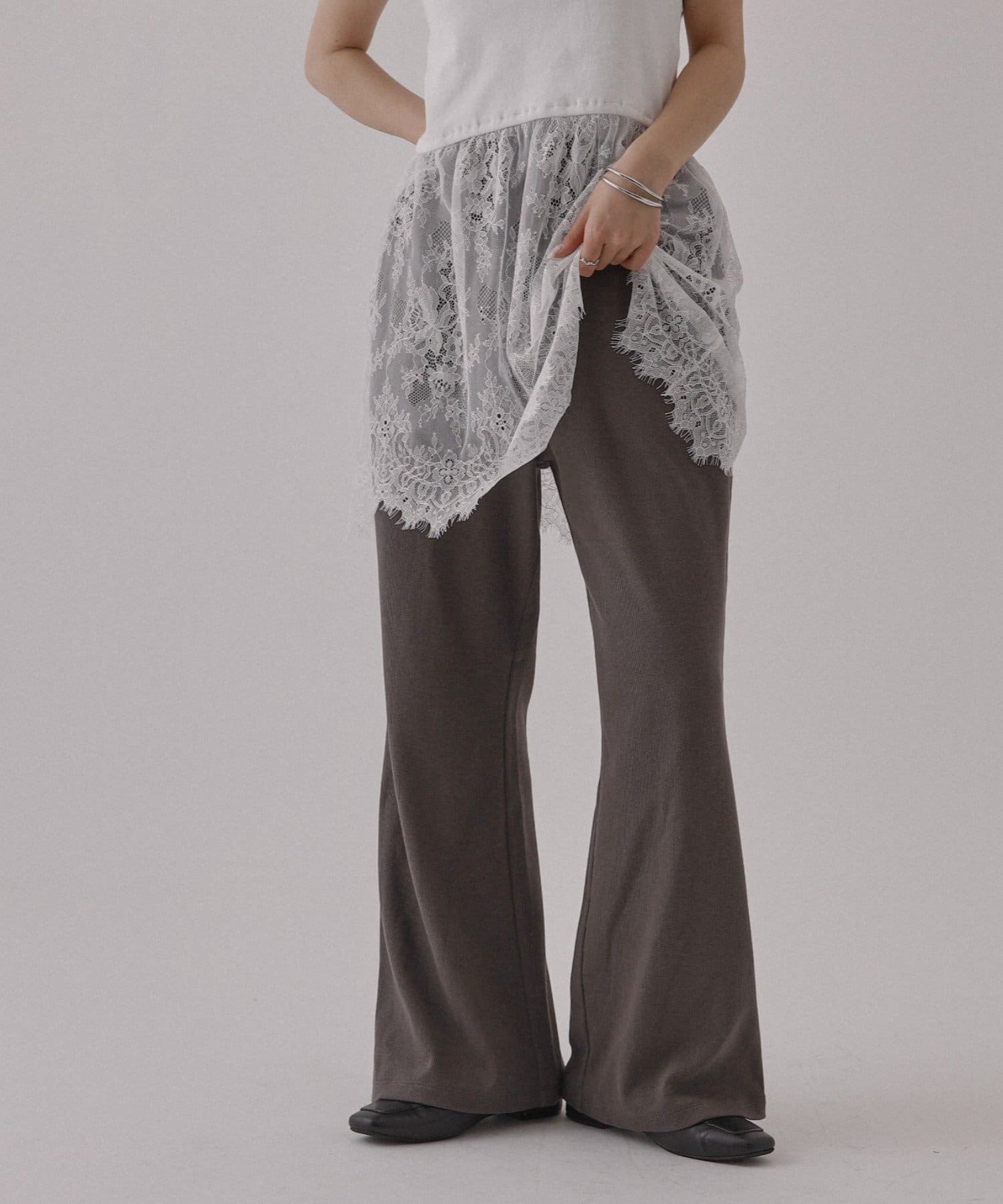 COLONY 2139(コロニー トゥーワンスリーナイン) 多機能テレコリブフレアパンツ