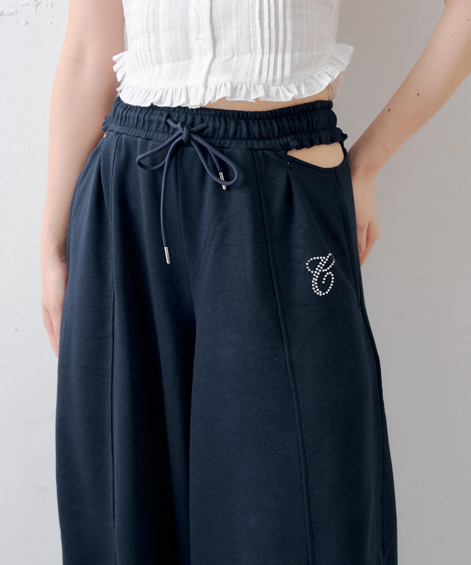 Chico(チコ) サイドカットバレルレッグスウェットパンツ