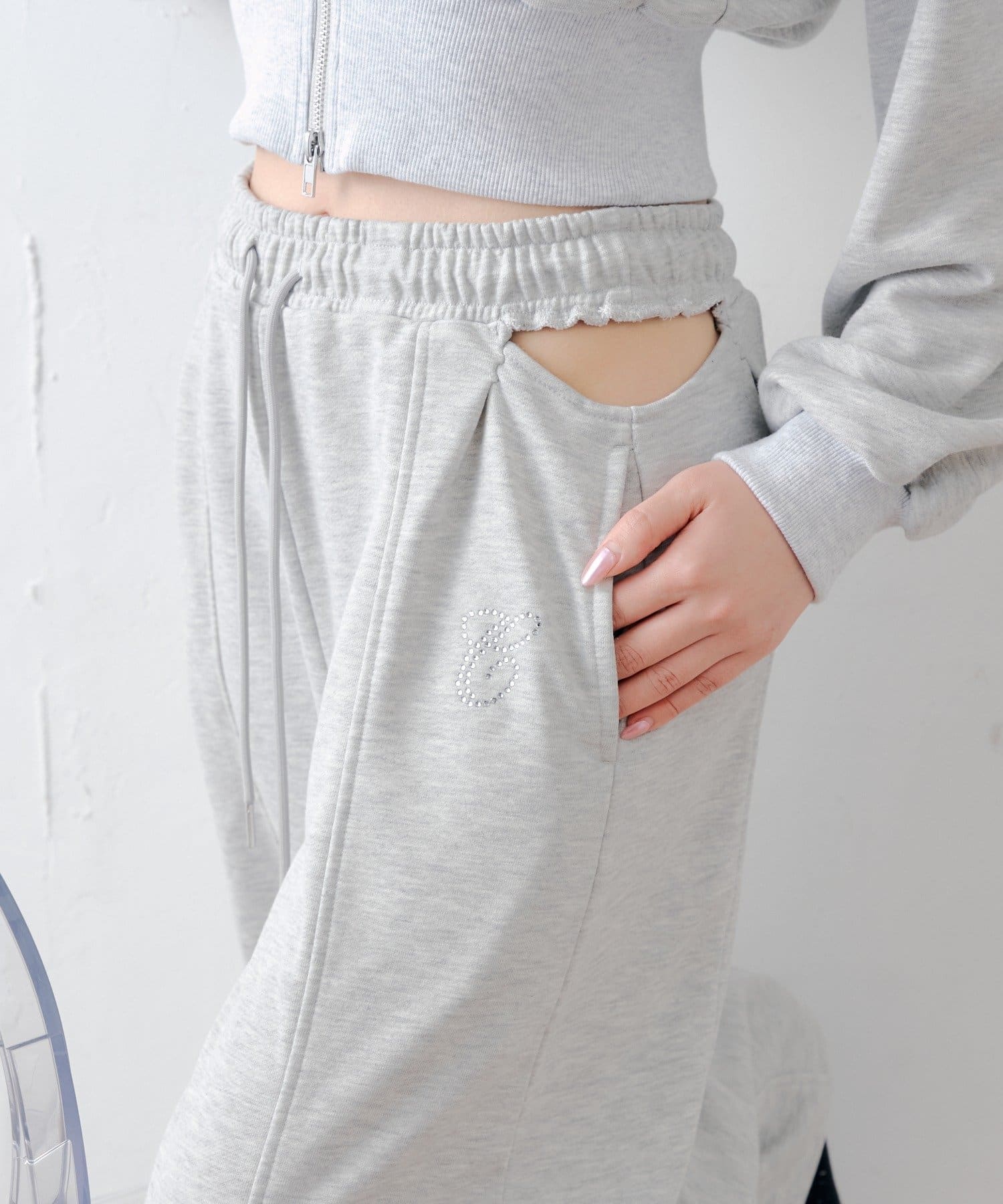 Chico(チコ) サイドカットバレルレッグスウェットパンツ