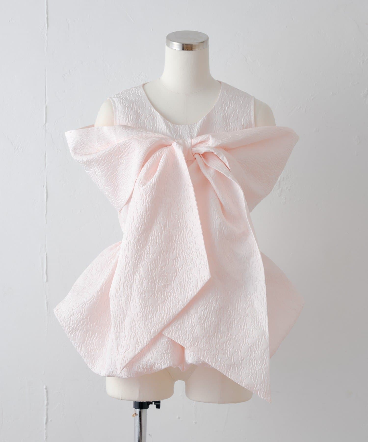 Chico(チコ) 4/9(木)0:00販売【SALON by Chico】BIGリボンバルーンブラウス