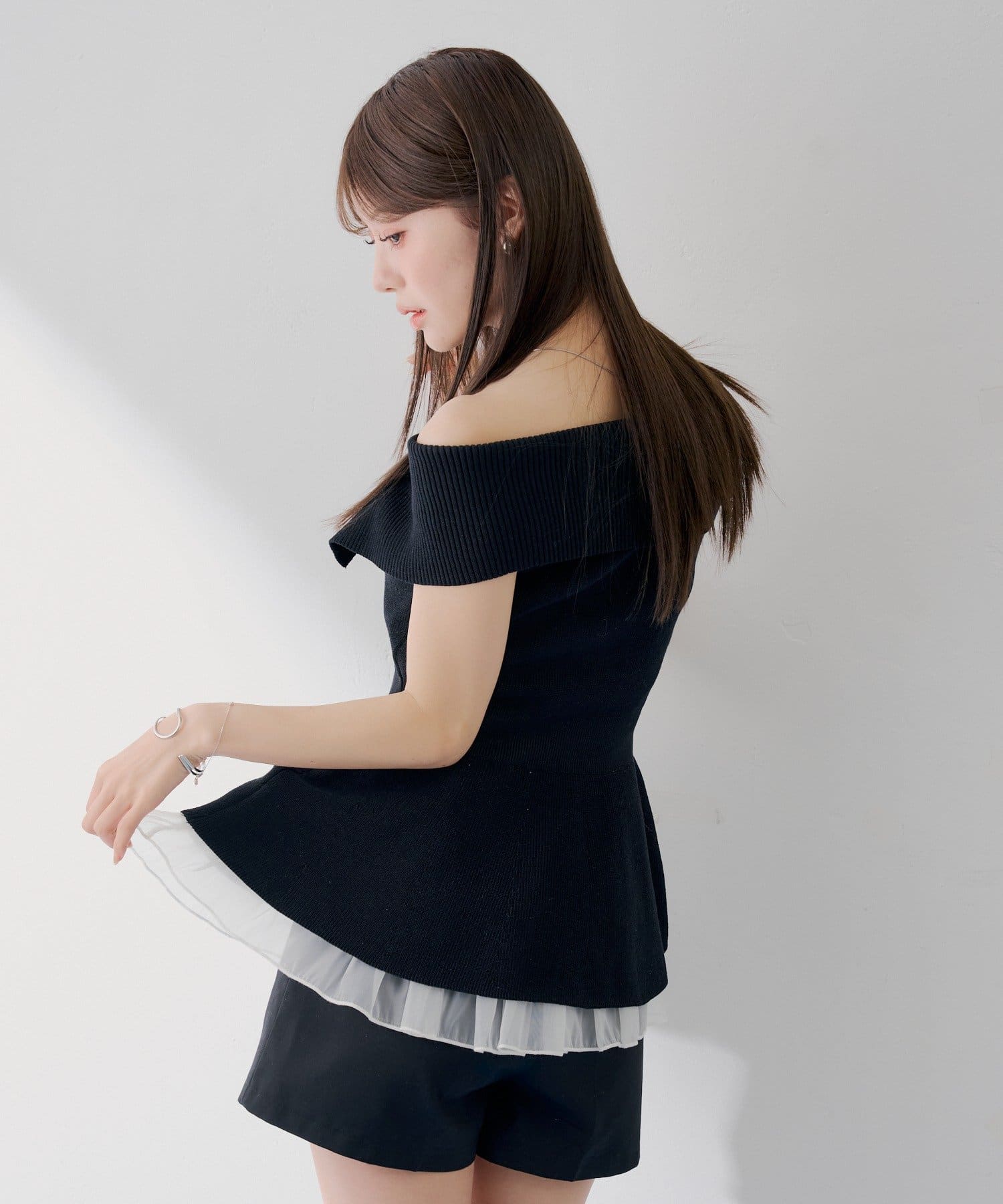 Chico(チコ) 【SALON by Chico】オフショルレイヤードペプラムニット