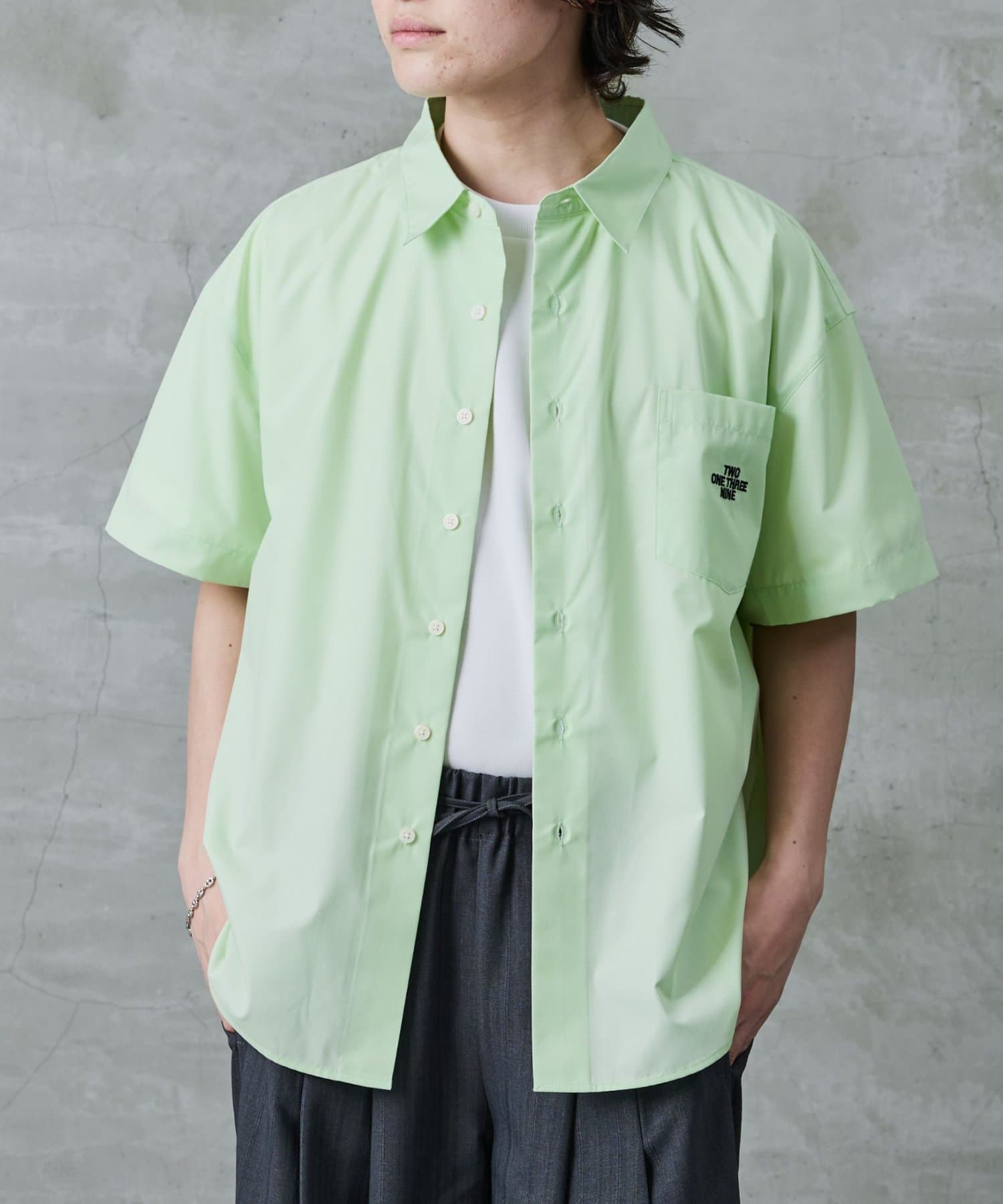 COLONY 2139(コロニー トゥーワンスリーナイン) 刺繍半袖シャツ