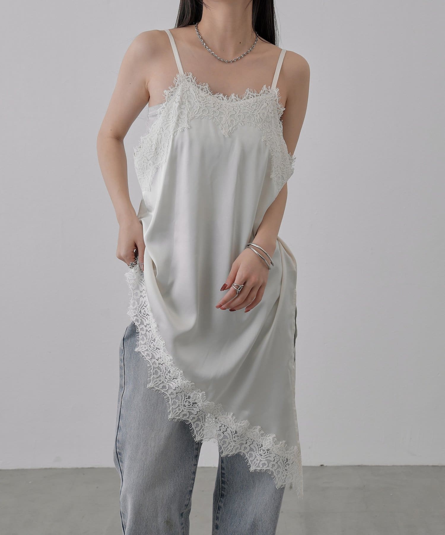 COLONY 2139(コロニー トゥーワンスリーナイン) レースサテンキャミワンピース