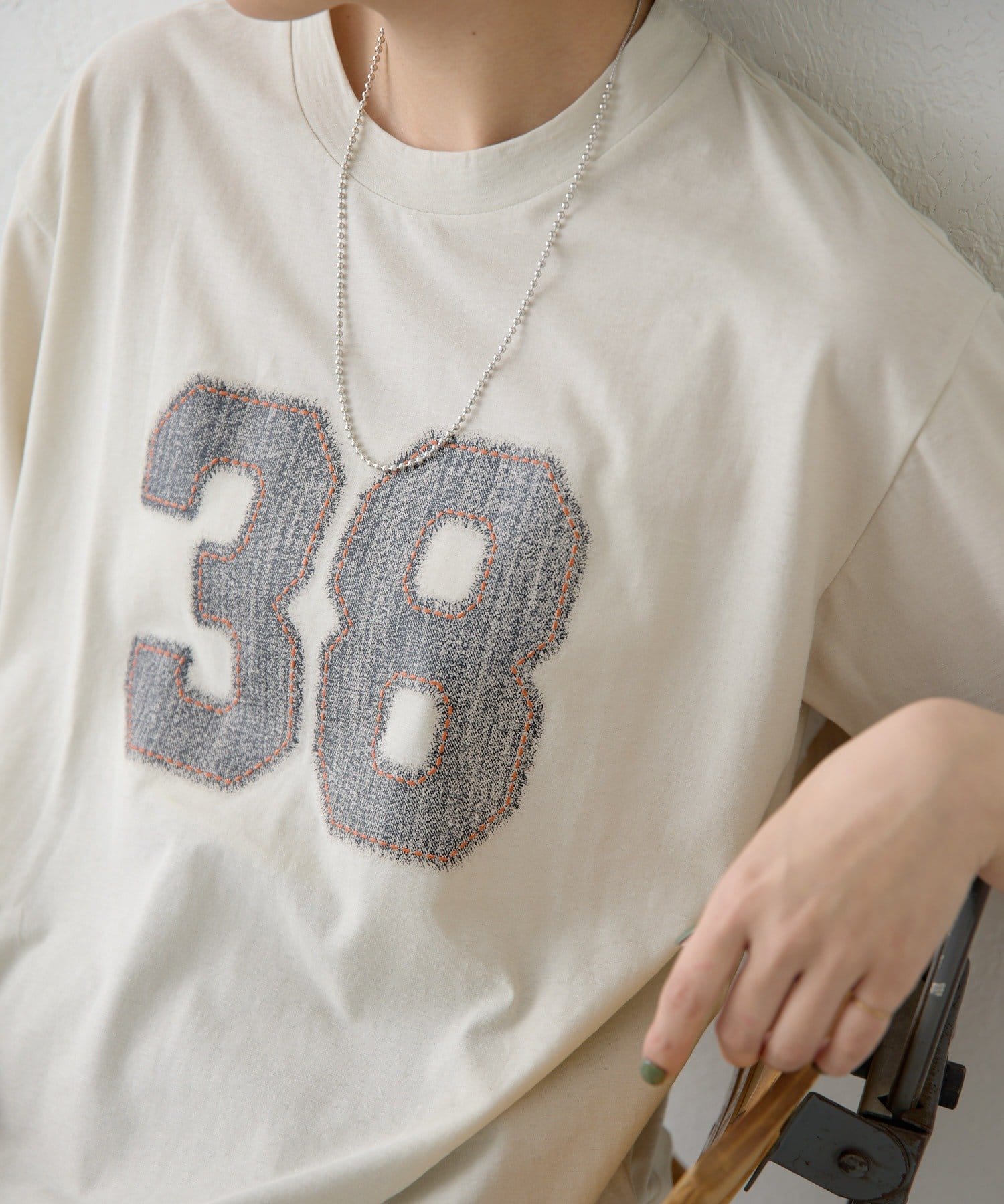 ear PAPILLONNER(イア パピヨネ) 《綿100％/二の腕カバー》ステッチ風ナンバープリントTシャツ【SUM1 STYLE(スミスタイル)】