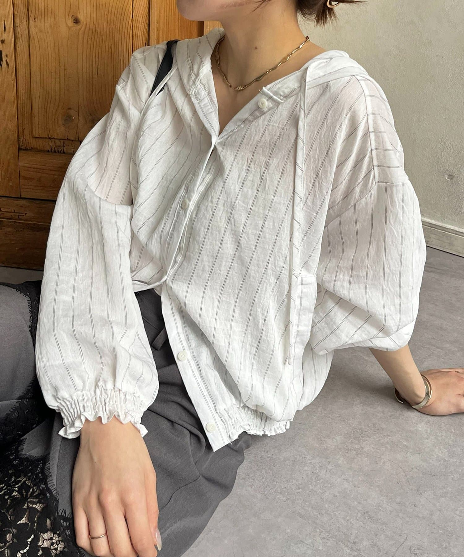 Thevon.(ゼヴォン) ストライプ柄フーディーブルゾン