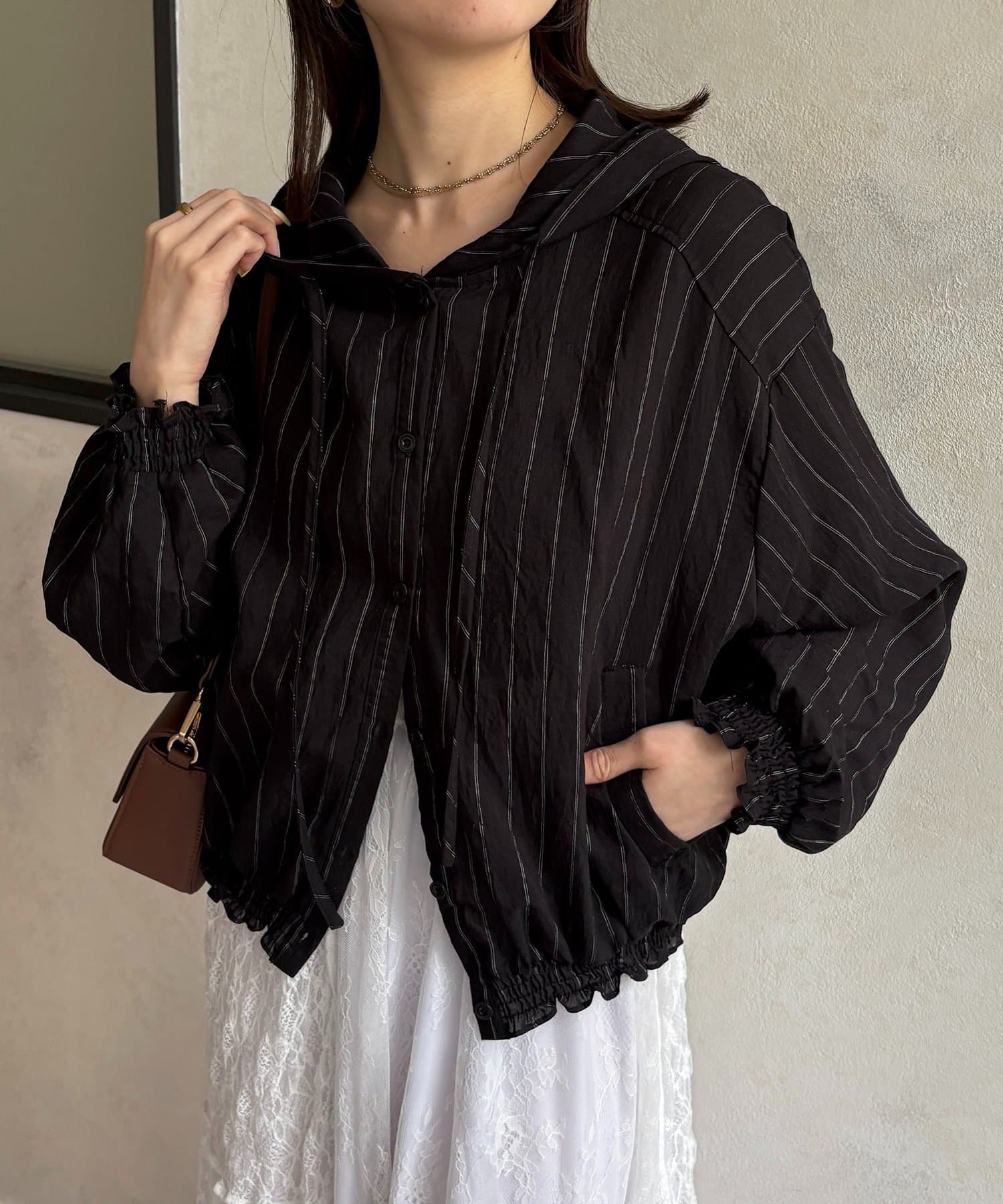 Thevon.(ゼヴォン) ストライプ柄フーディーブルゾン