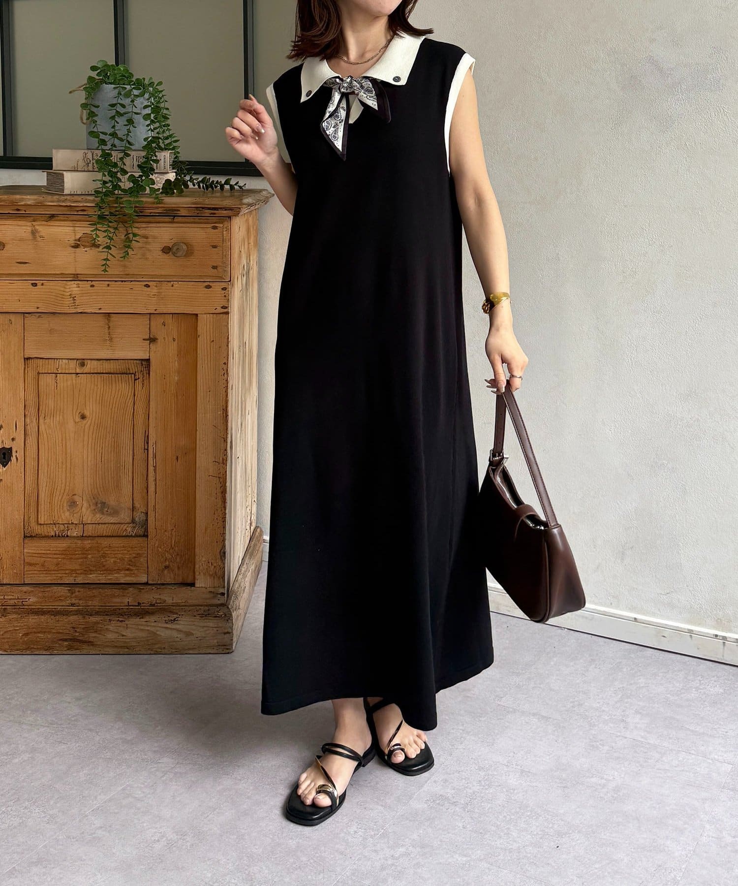 Thevon.(ゼヴォン) スカーフ付き襟配色ナローワンピース