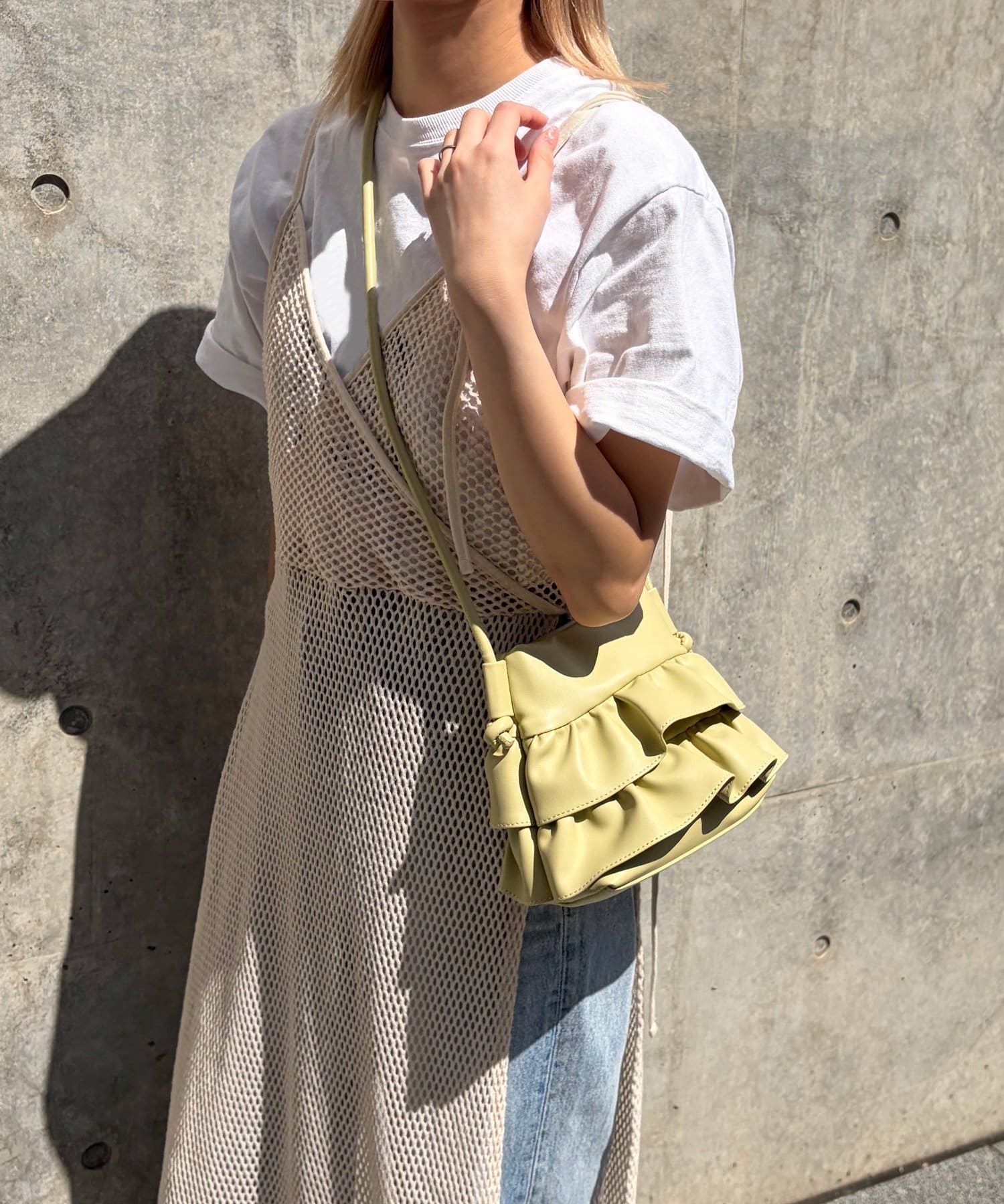 Lattice(ラティス) フリルショルダーバッグ