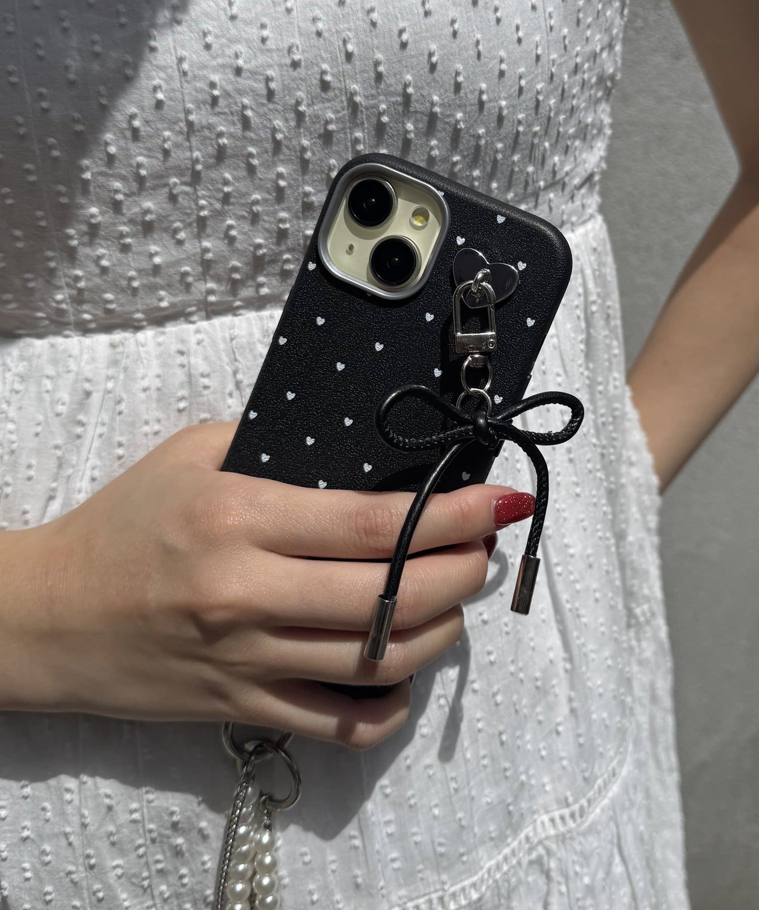 Lattice(ラティス) リボンハートドットスマホケース(iPhone15)