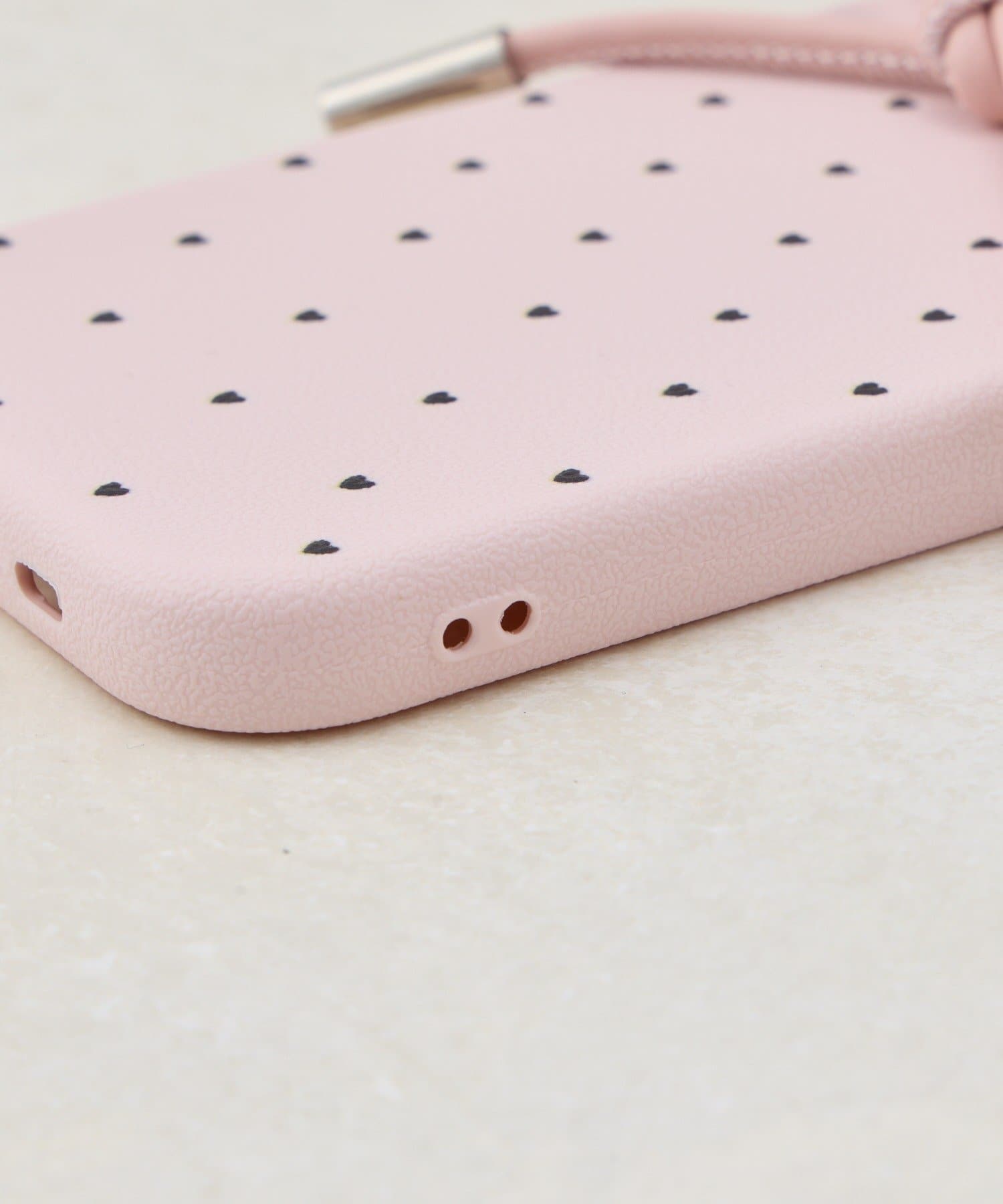 Lattice(ラティス) リボンハートドットスマホケース(iPhone17)