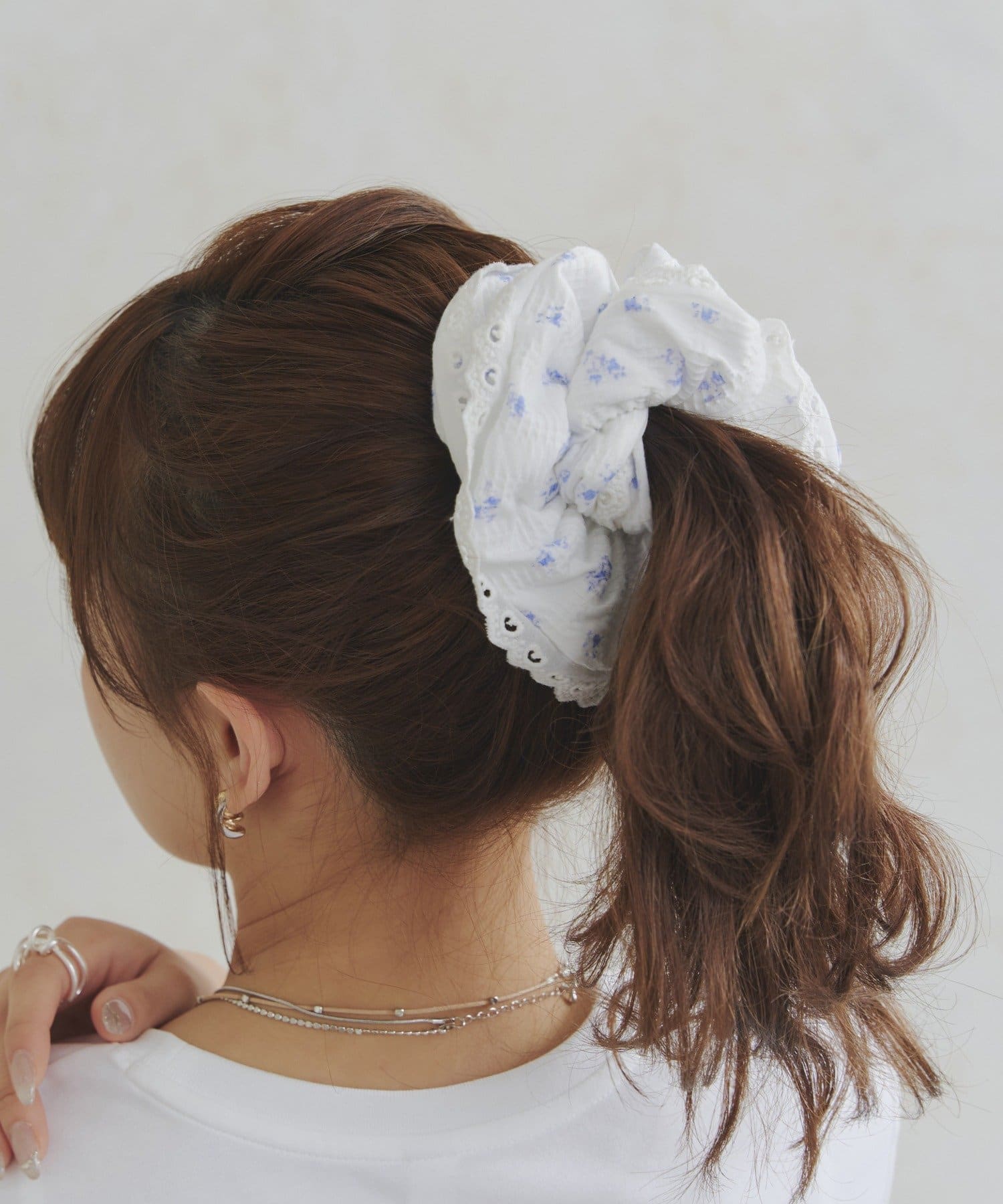 Lattice(ラティス) 小花柄レース付きシュシュ