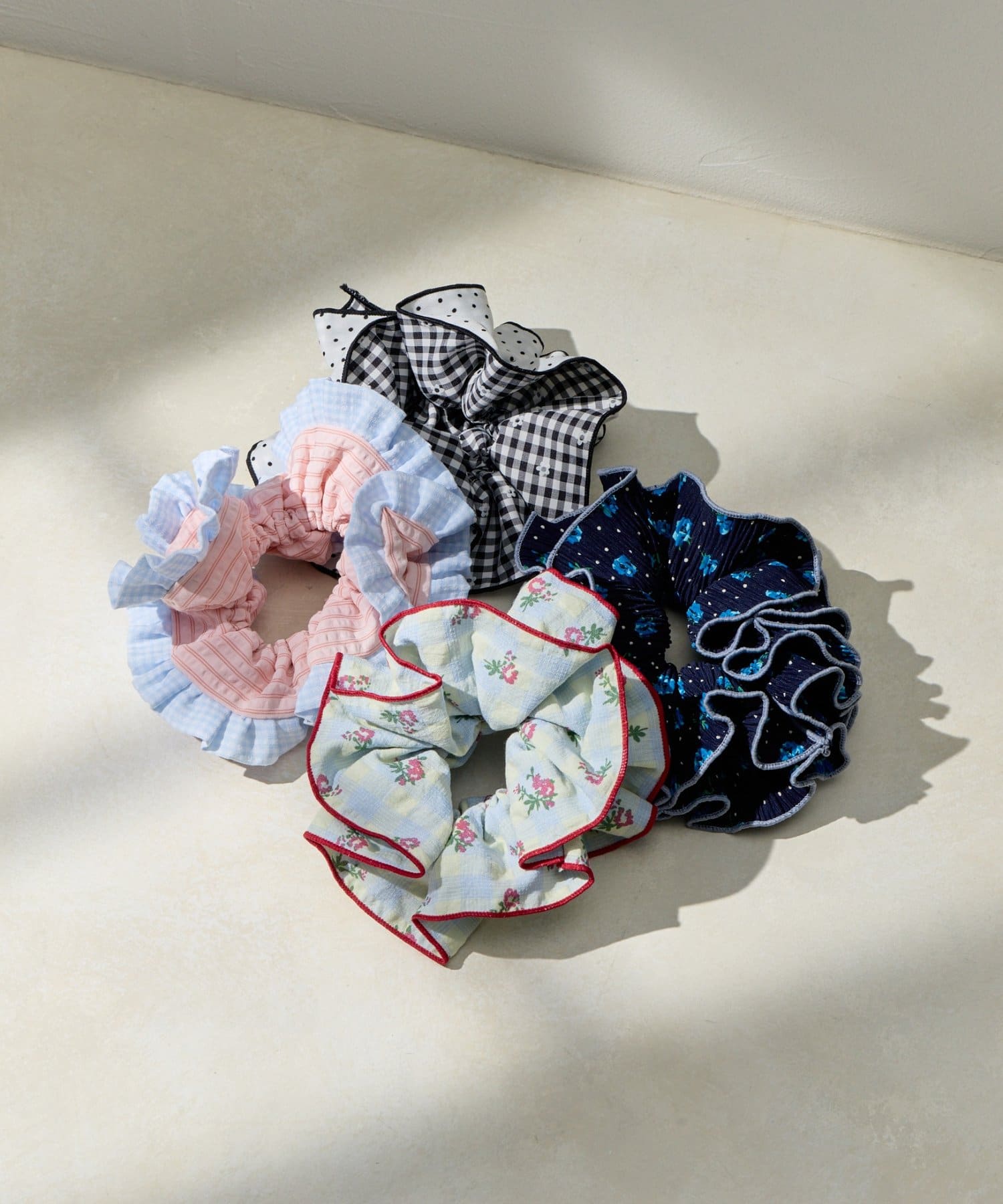 Lattice(ラティス) ストライプフリルシュシュ