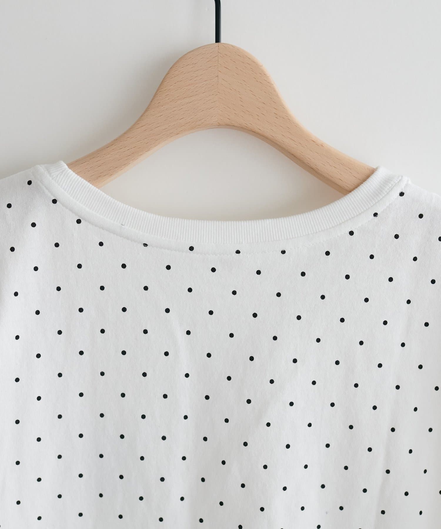 DISCOAT(ディスコート) 【umm.】ドット刺繍ロゴ半袖Tシャツ